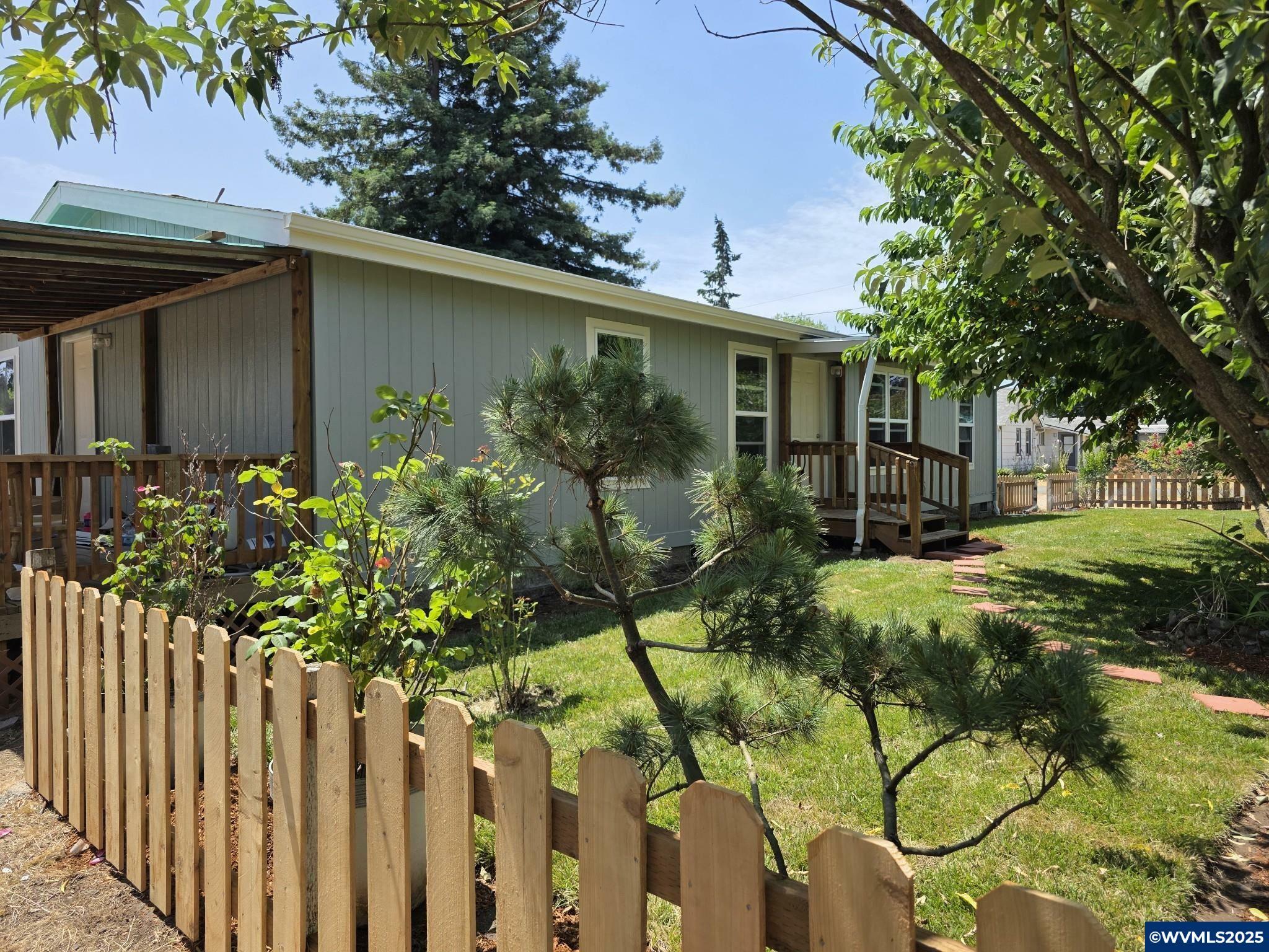Property Photo: 2110 NE Willamette Av OR 97321