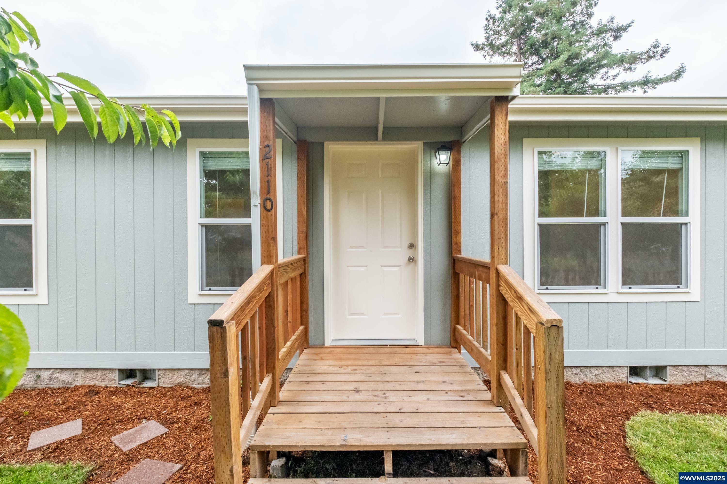 Property Photo: 2110 NE Willamette Av OR 97321