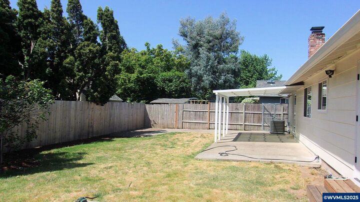 Property Photo: 2168 Aldine Dr NE OR 97303