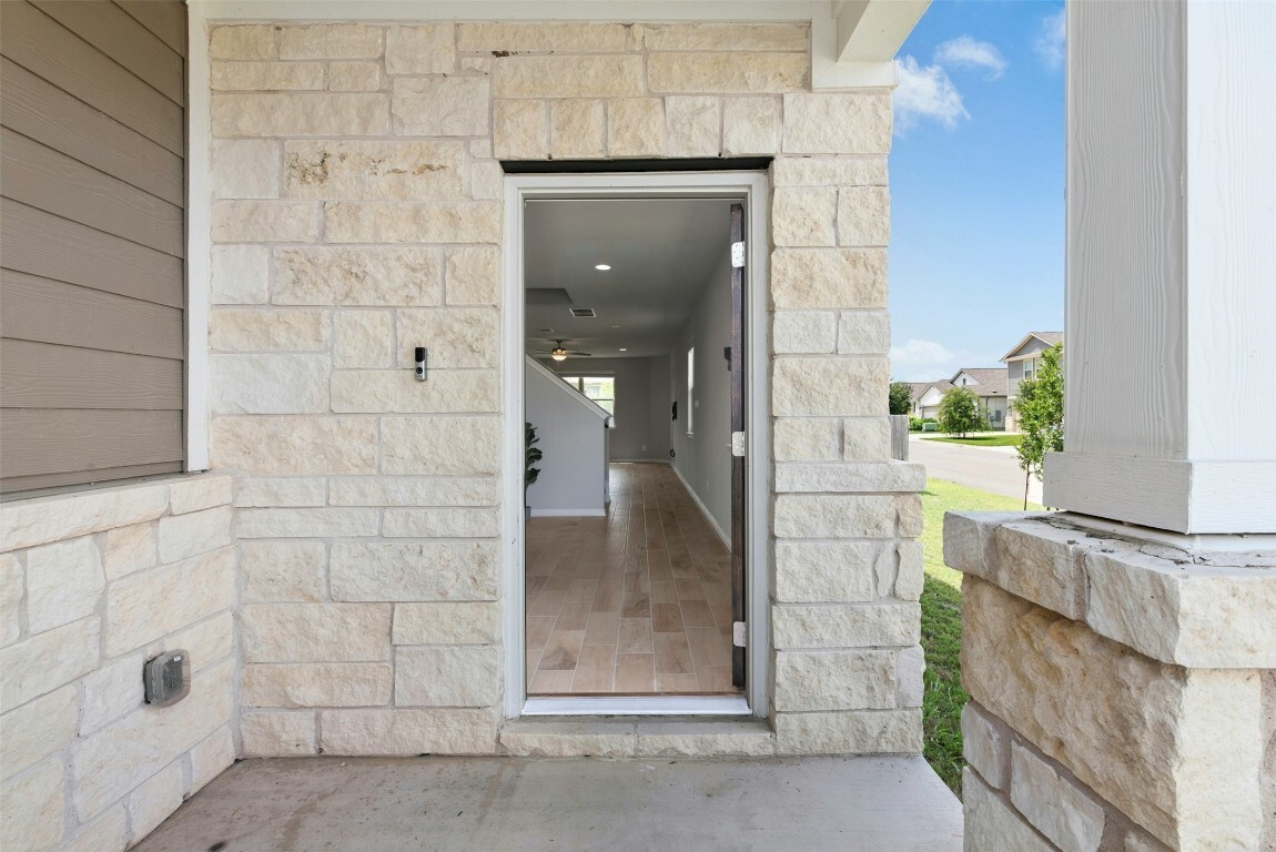 Property Photo: 200 Wild Wind Trail TX 76537