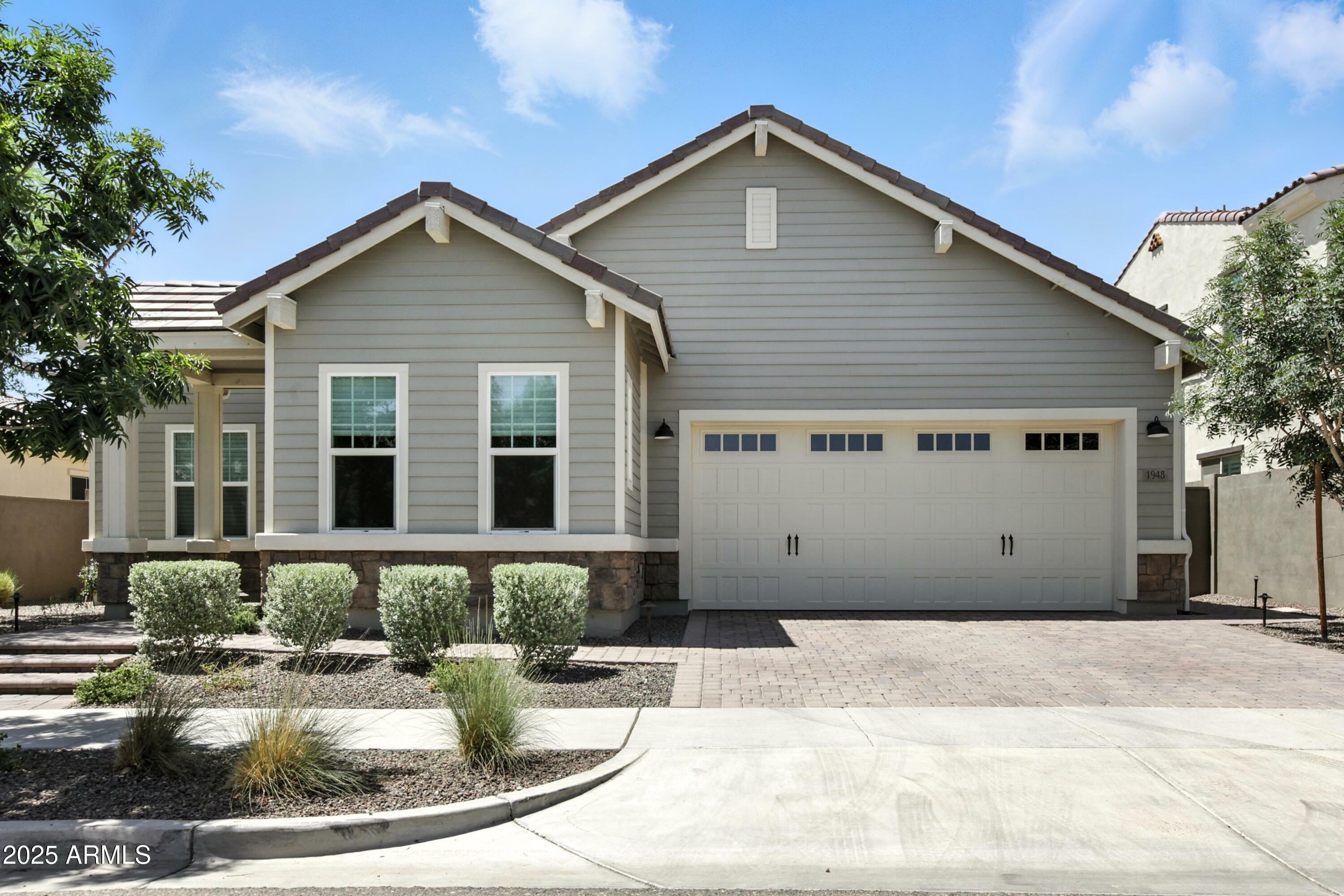 Property Photo: 1948 W Paso Trail AZ 85085