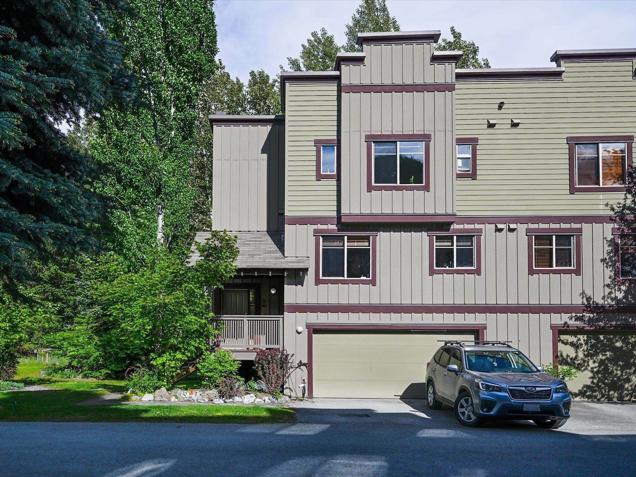 Property Photo: 1445 Vine Road 5 BC V0N 2L1