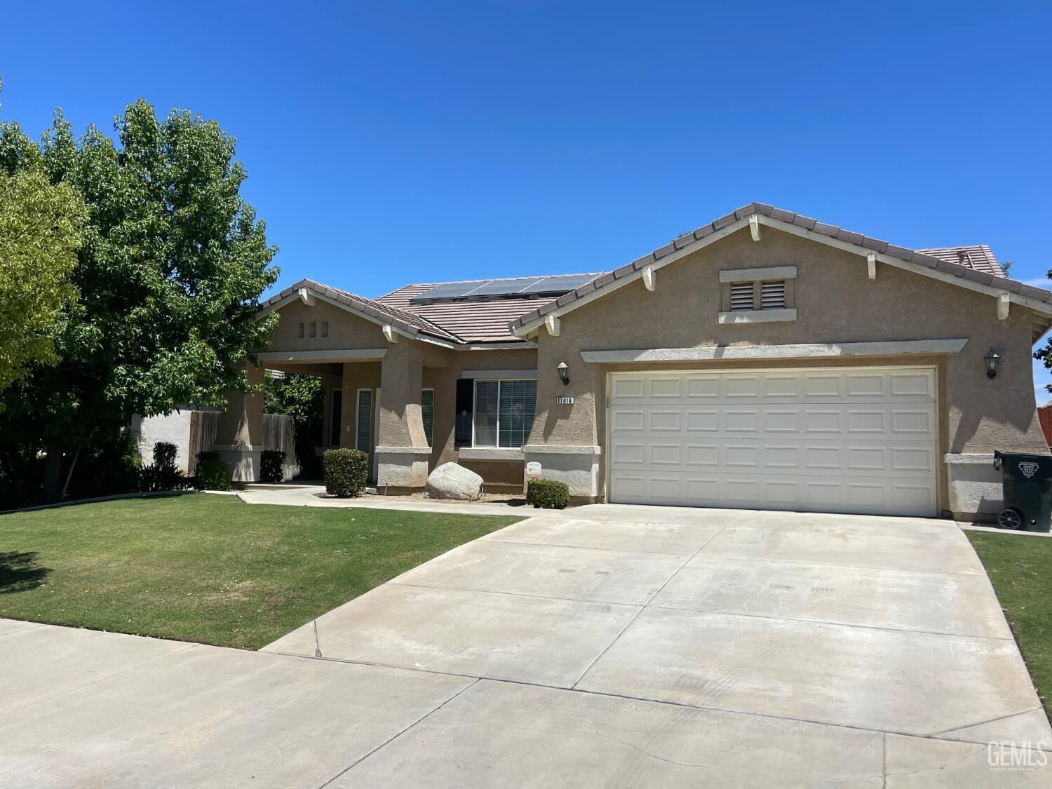 Property Photo: 11016 Snowcreek Falls Avenue CA 93312