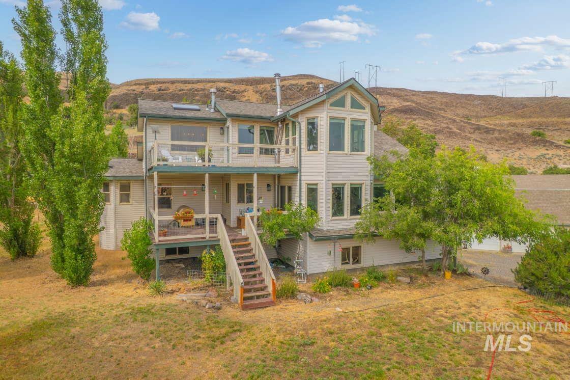 Property Photo: 965 Horse Lane ID 83501