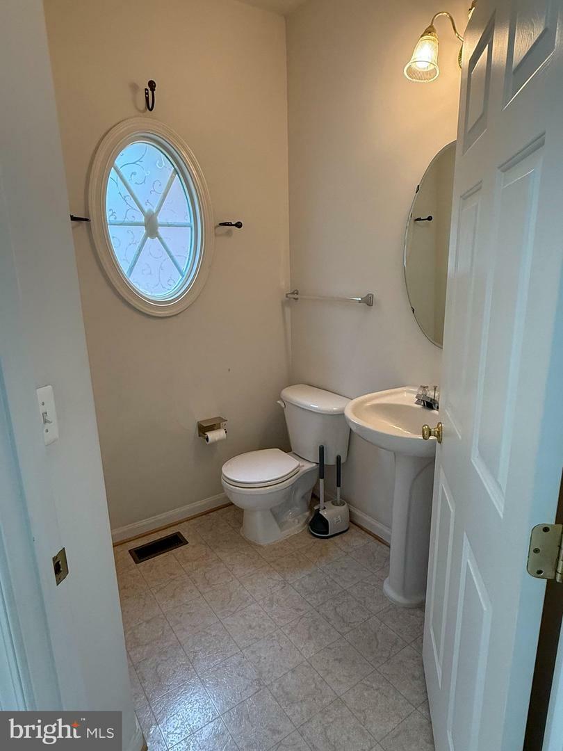 Property Photo: 314 Singleton Circle VA 20186