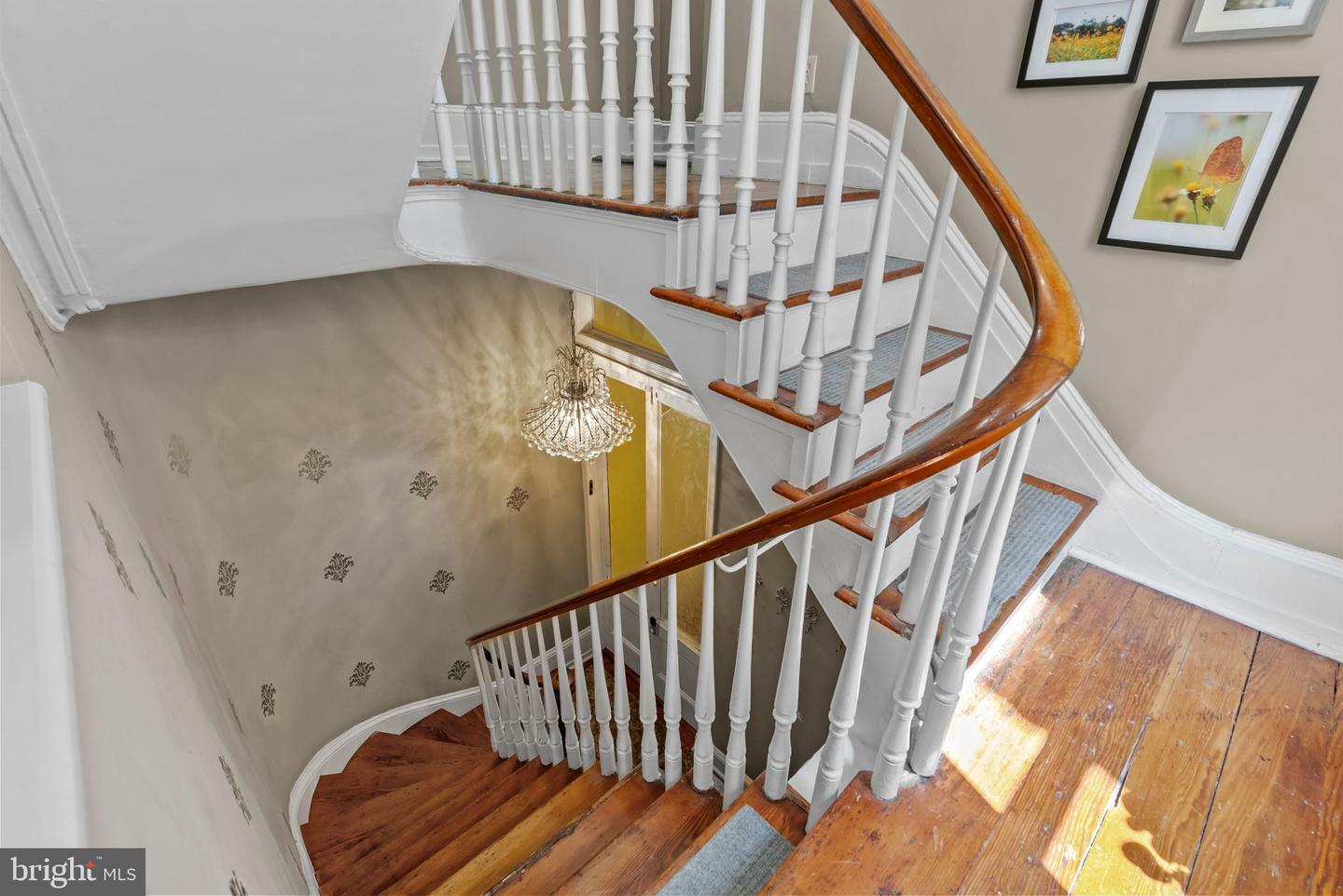 Property Photo: 1518 Mount Vernon Street 3 PA 19130