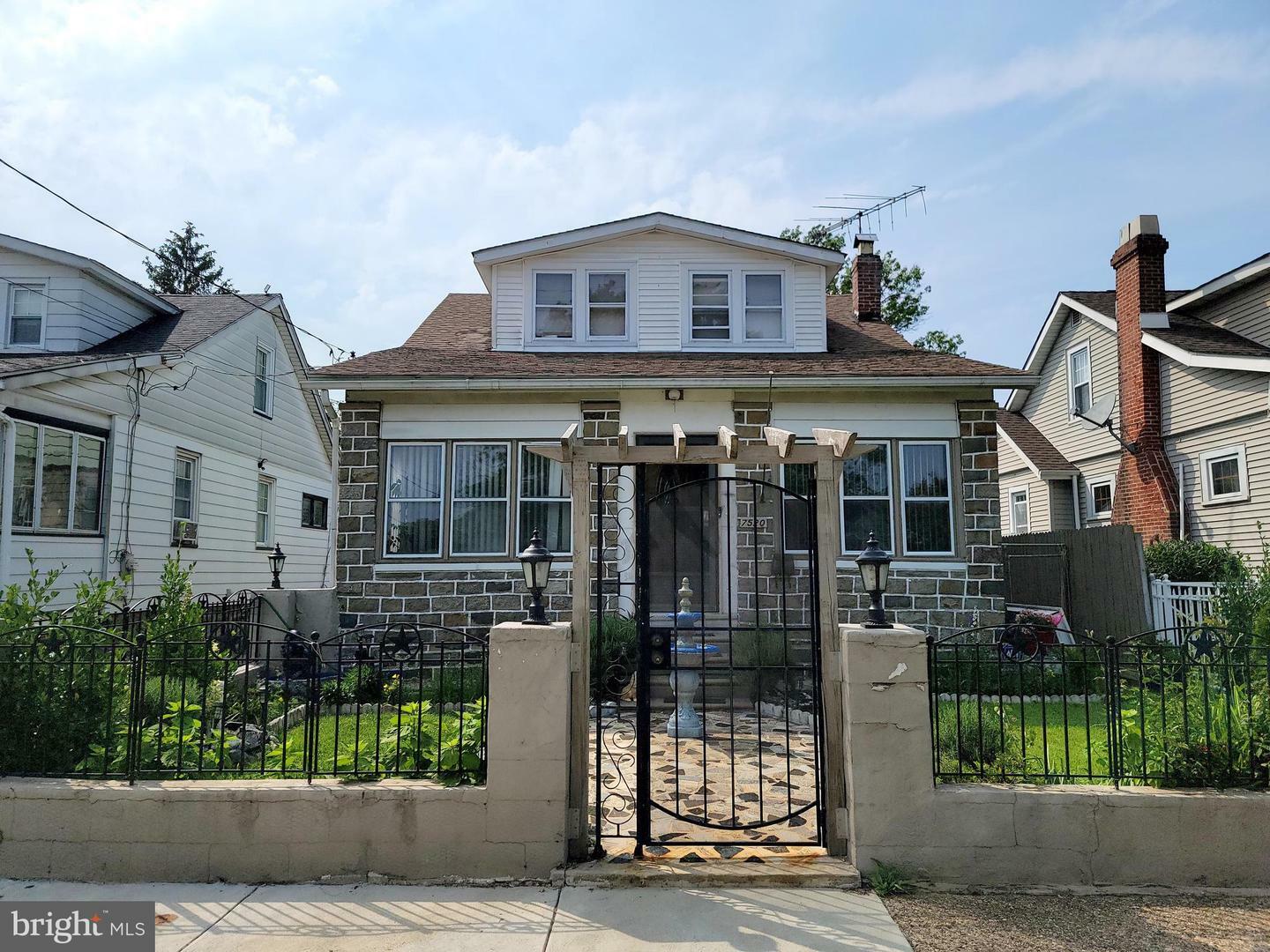 Property Photo: 7520 Dungan Road PA 19111