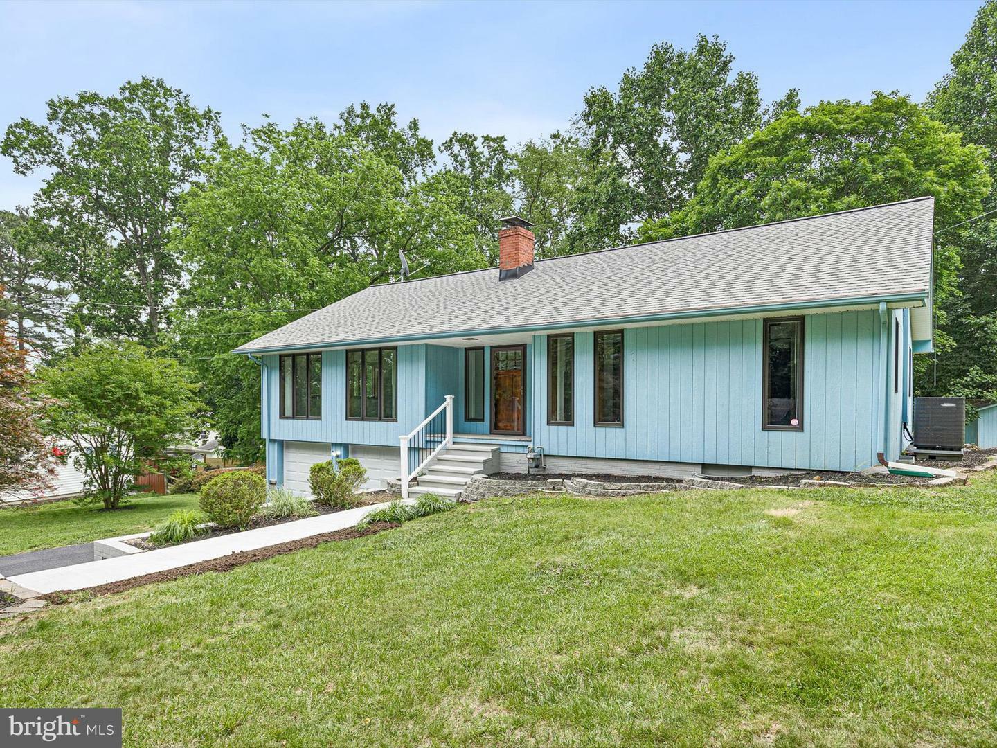Property Photo:  261 W Chestnut Hill Road  DE 19713 