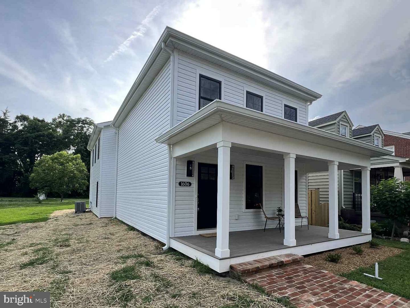 Property Photo: 1606 Charles Street VA 22401