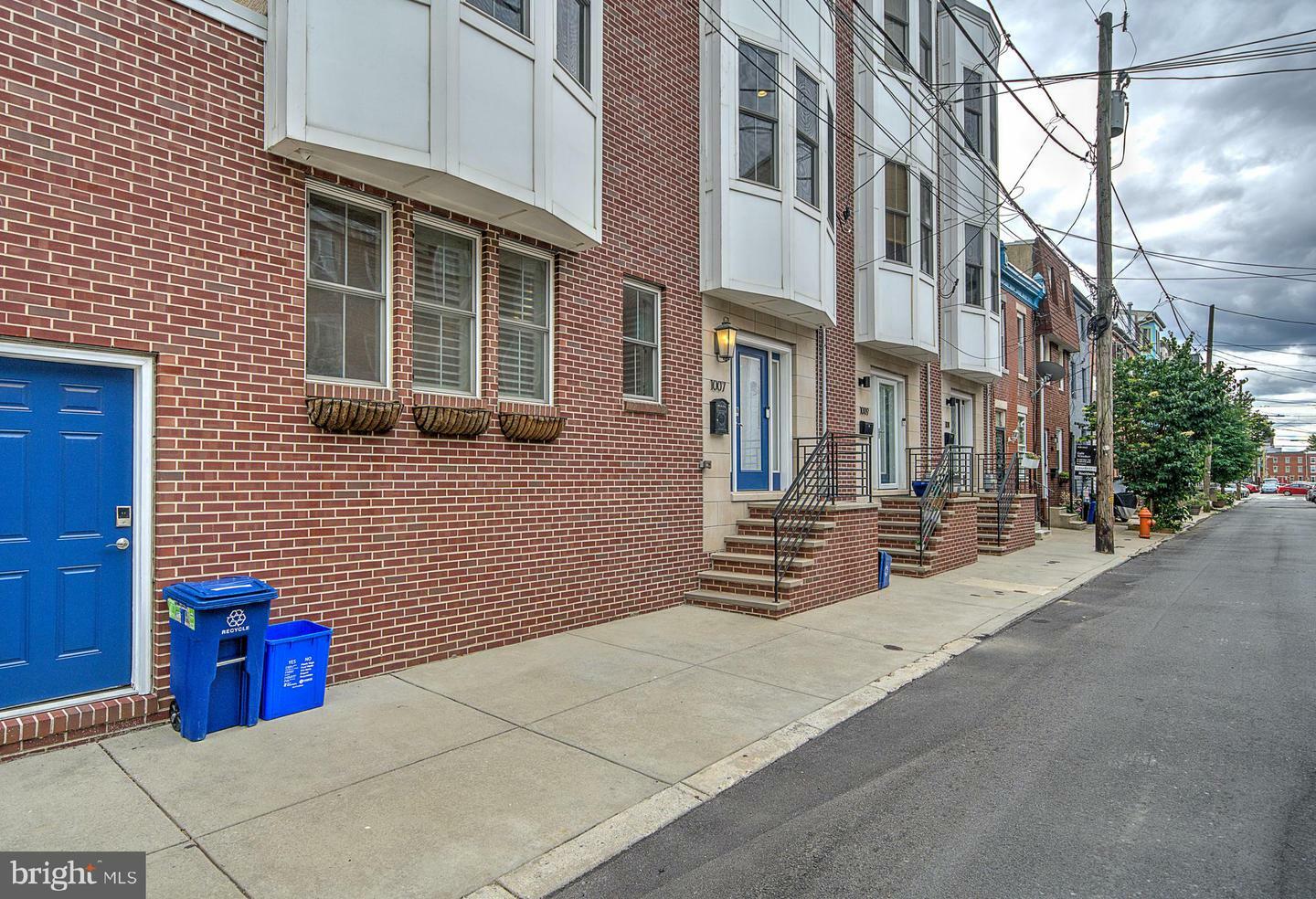 Property Photo: 1007 S Randolph Street PA 19147