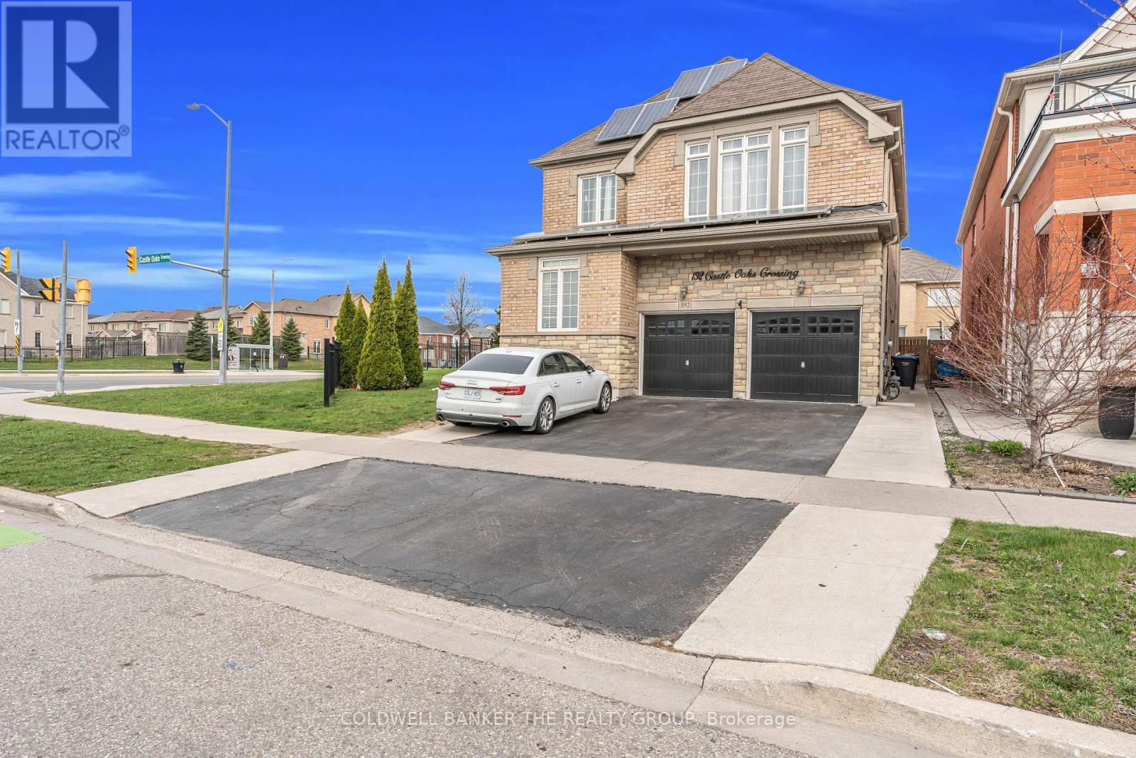 Property Photo: 192 Castle Oaks Cross ON L6P 3X2
