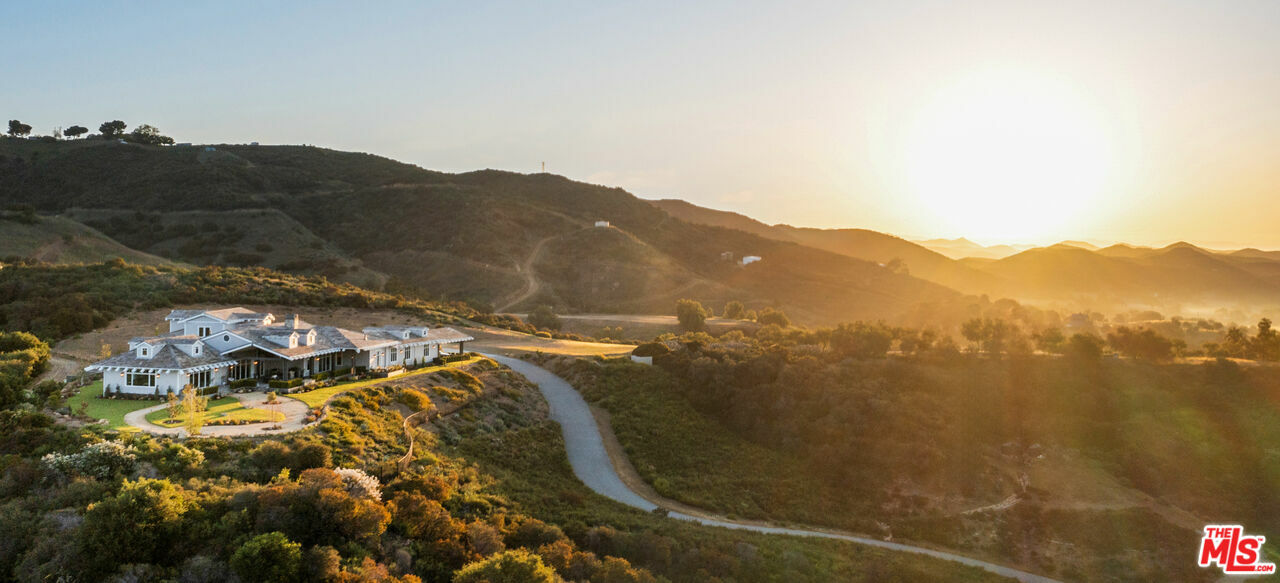 Property Photo: 1697 W Potrero Rd CA 91361