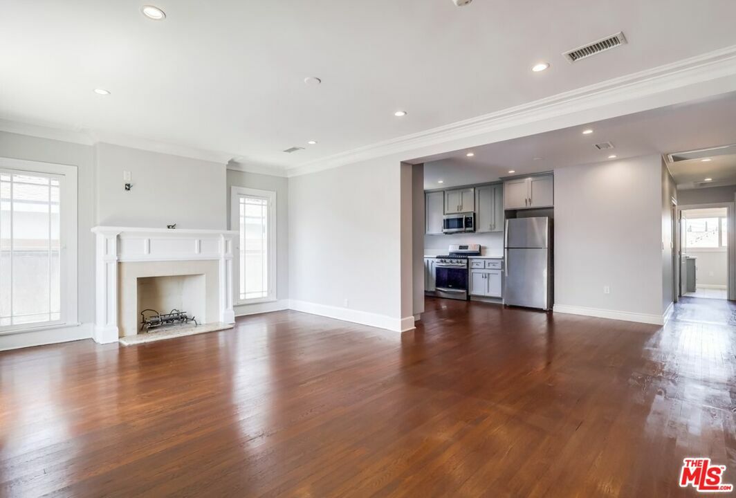 Property Photo: 2311 11th Ave CA 90018
