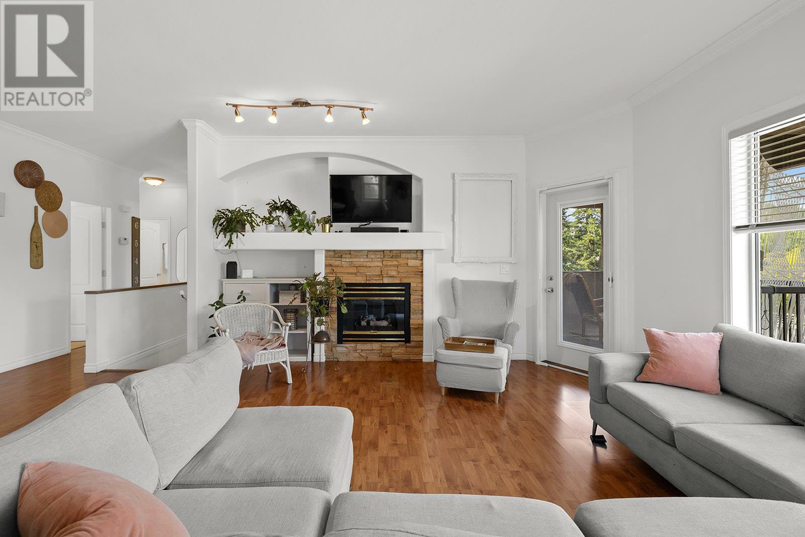 Property Photo: 207 Terrace Drive BC V1V 2P9
