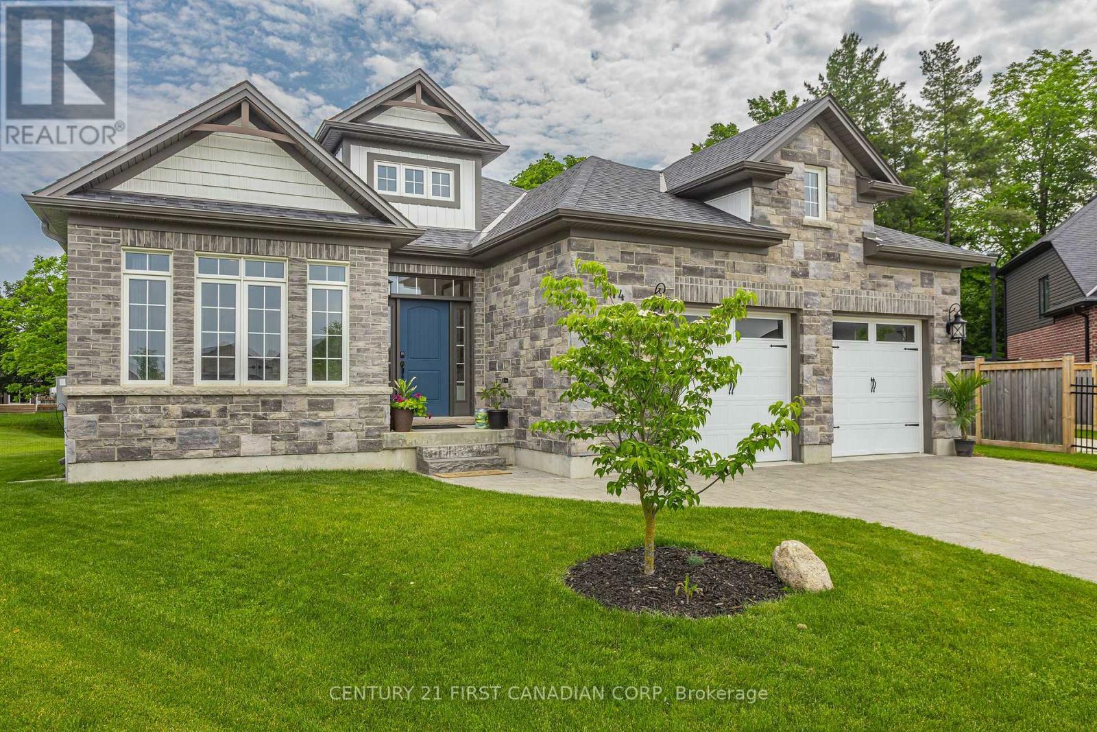 Photo de la propriété: 44 Violet Court ON N0M 2A0