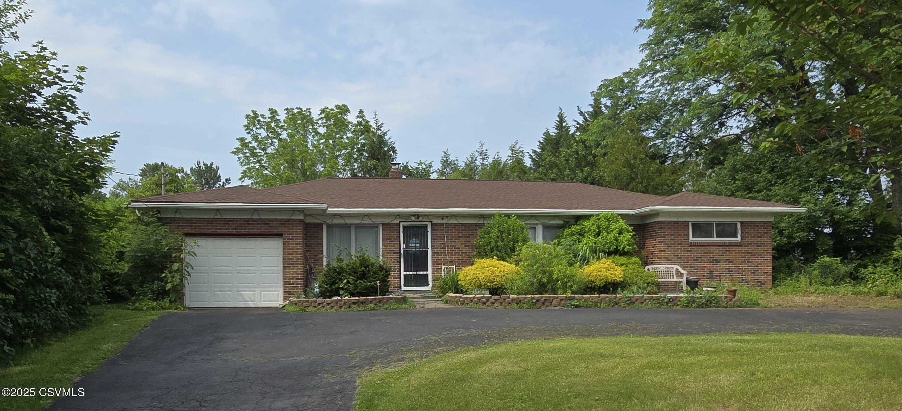 Property Photo: 1569 Pa-93 PA 18603