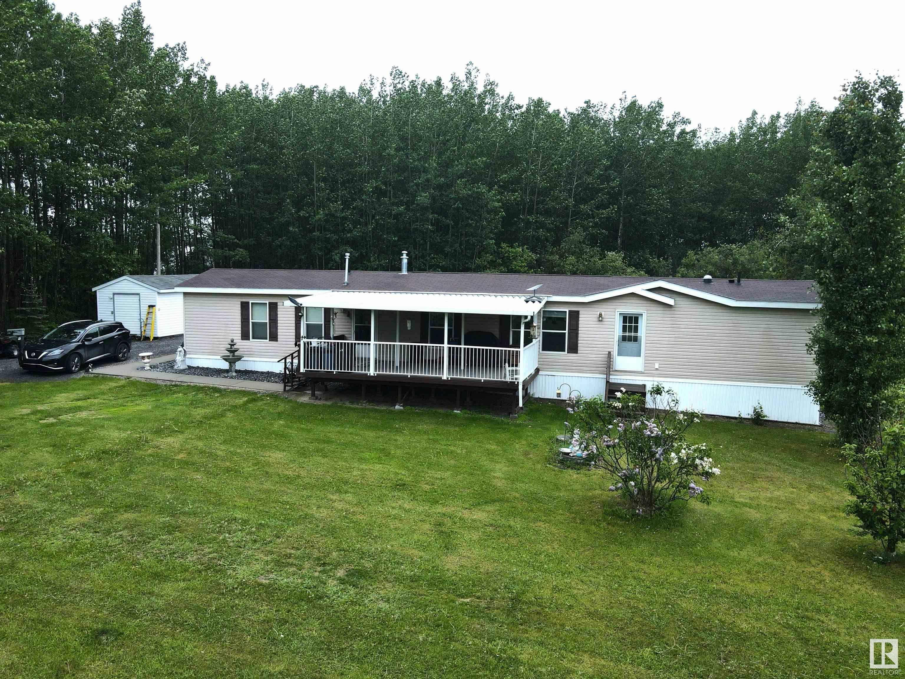 Property Photo:  50417 Highway 22  AB T7A 2A2 
