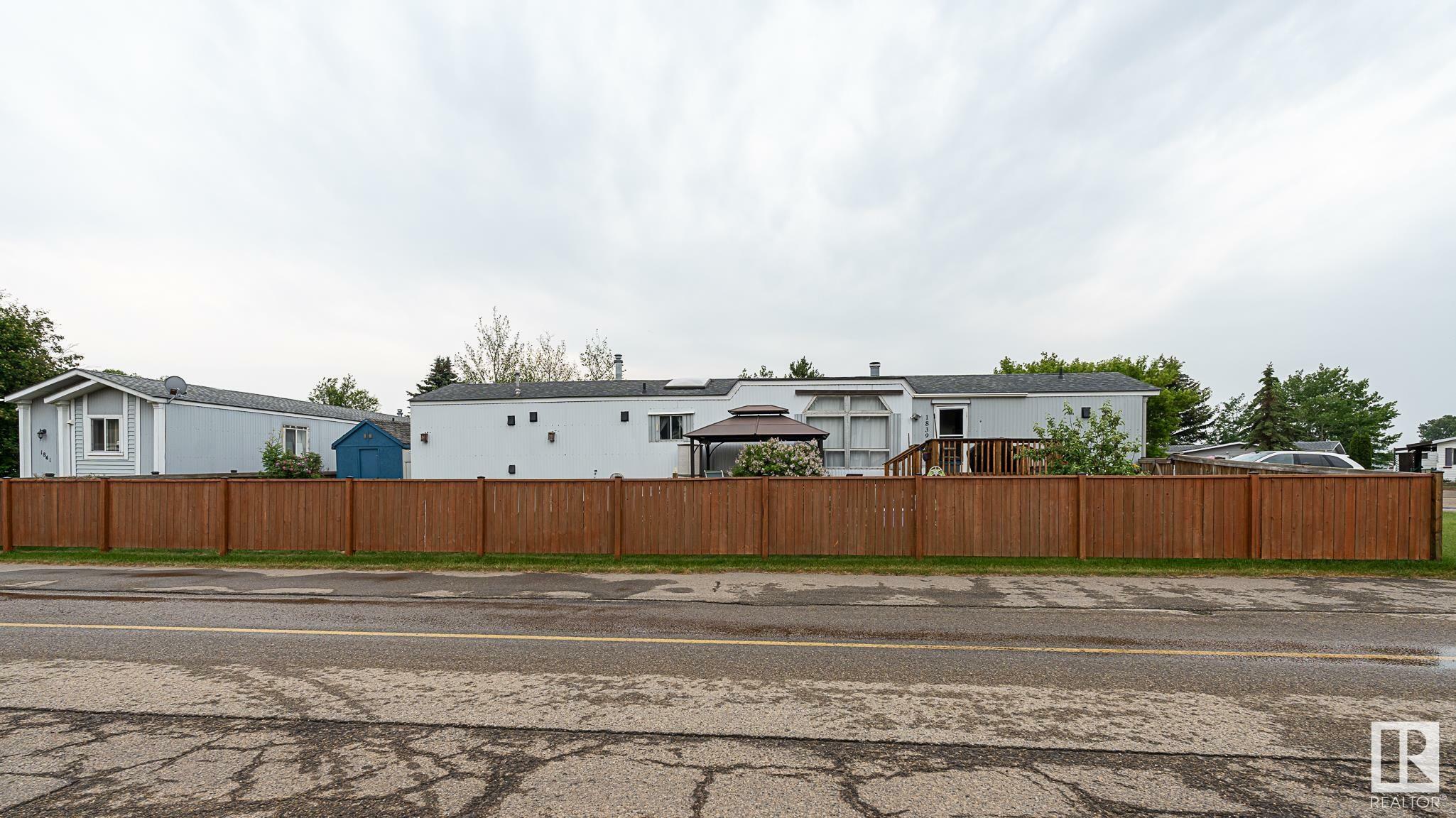 Property Photo: 1839 West Oak Court NW AB T5S 1T5