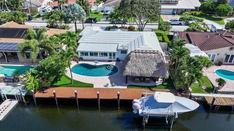 Property Photo: 2448 SE 9th St FL 33062
