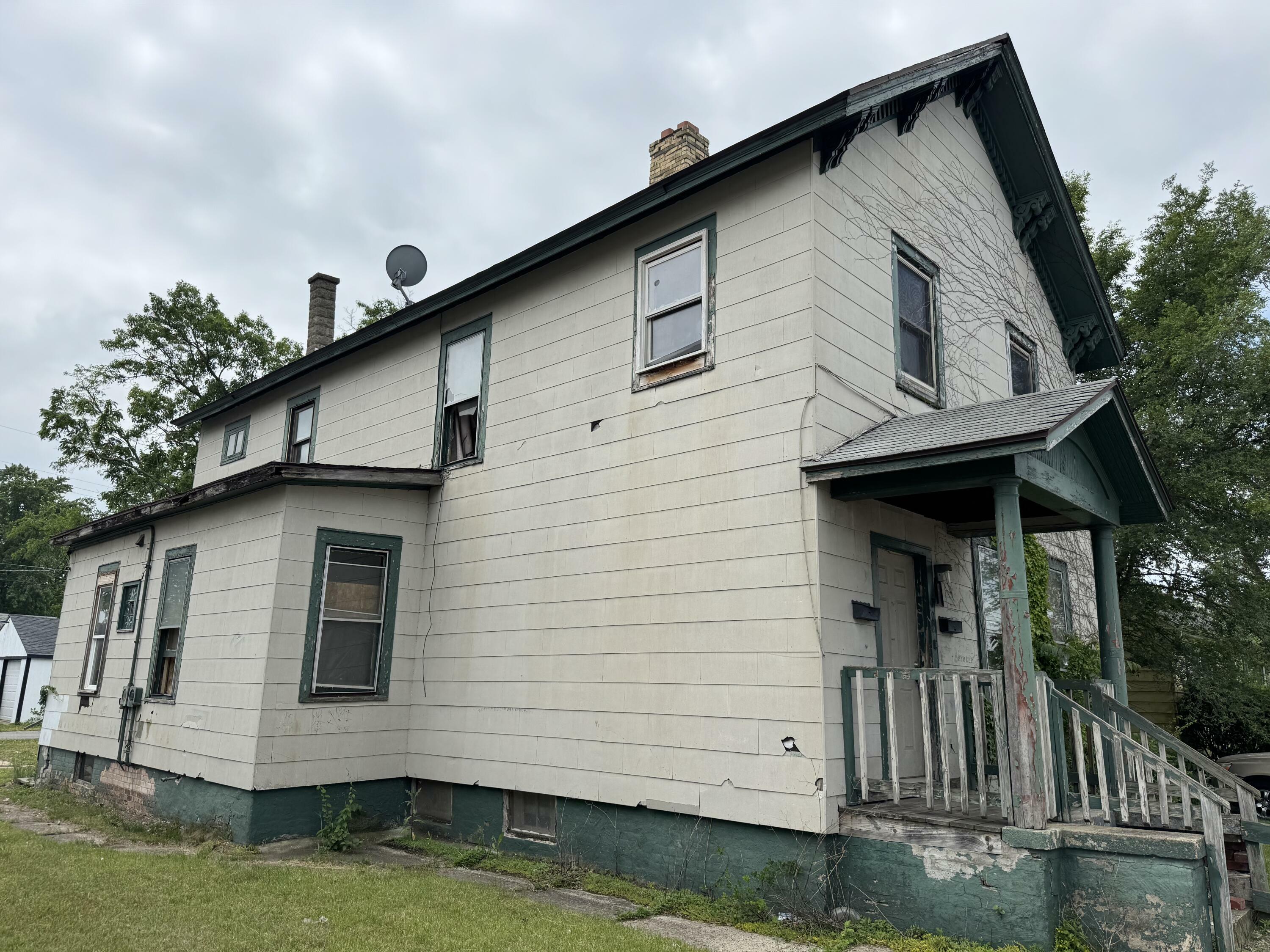Property Photo: 709 E 11th Street IN 46360