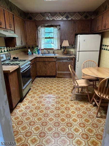 Property Photo: 33 Jerome Pl NJ 07470