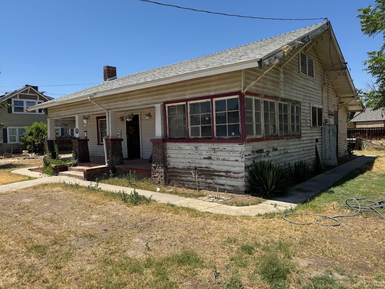 Property Photo: 220 E Cameron CA 93230