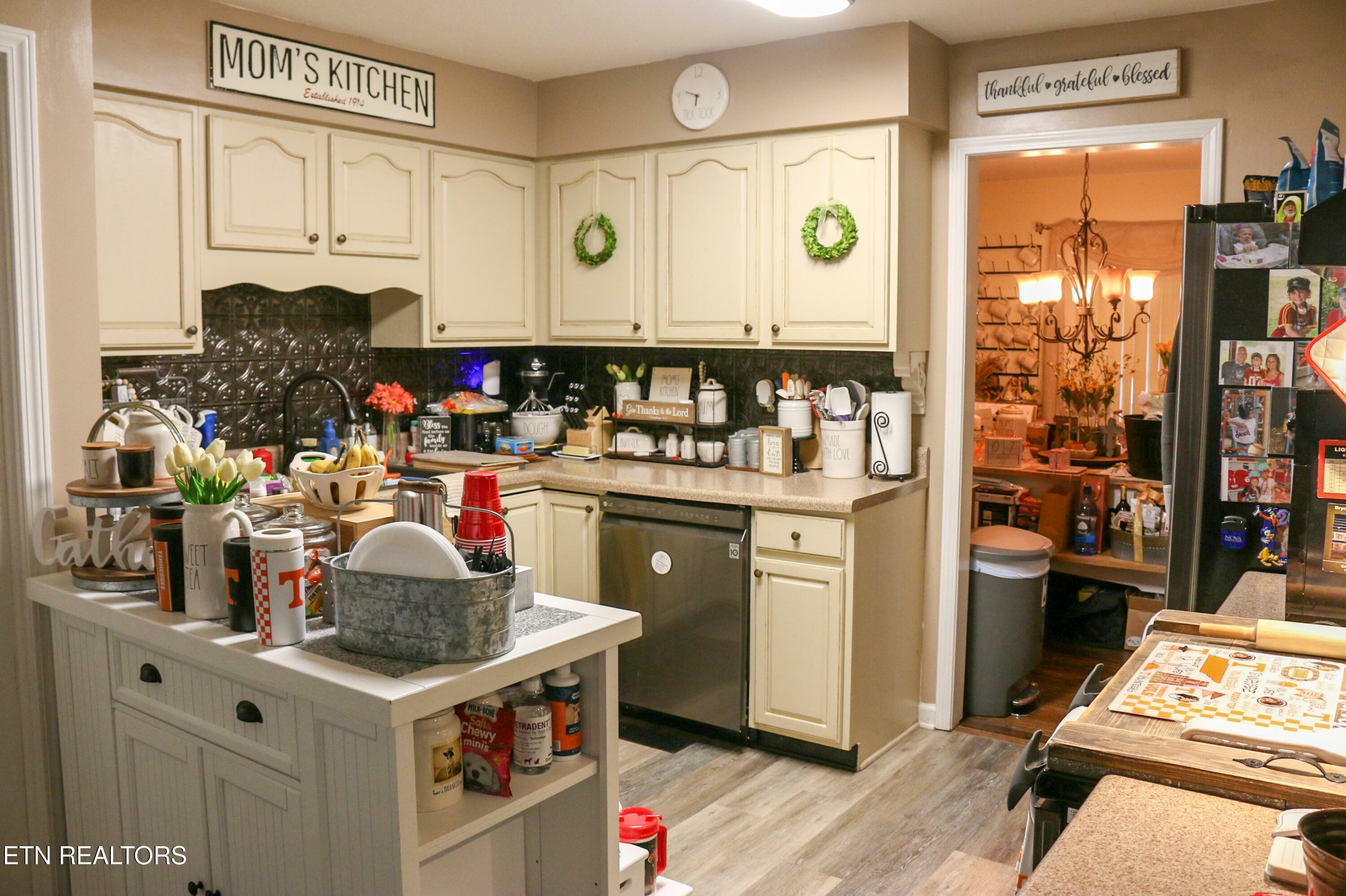 Property Photo: 729 Clydesdale Ave TN 37865