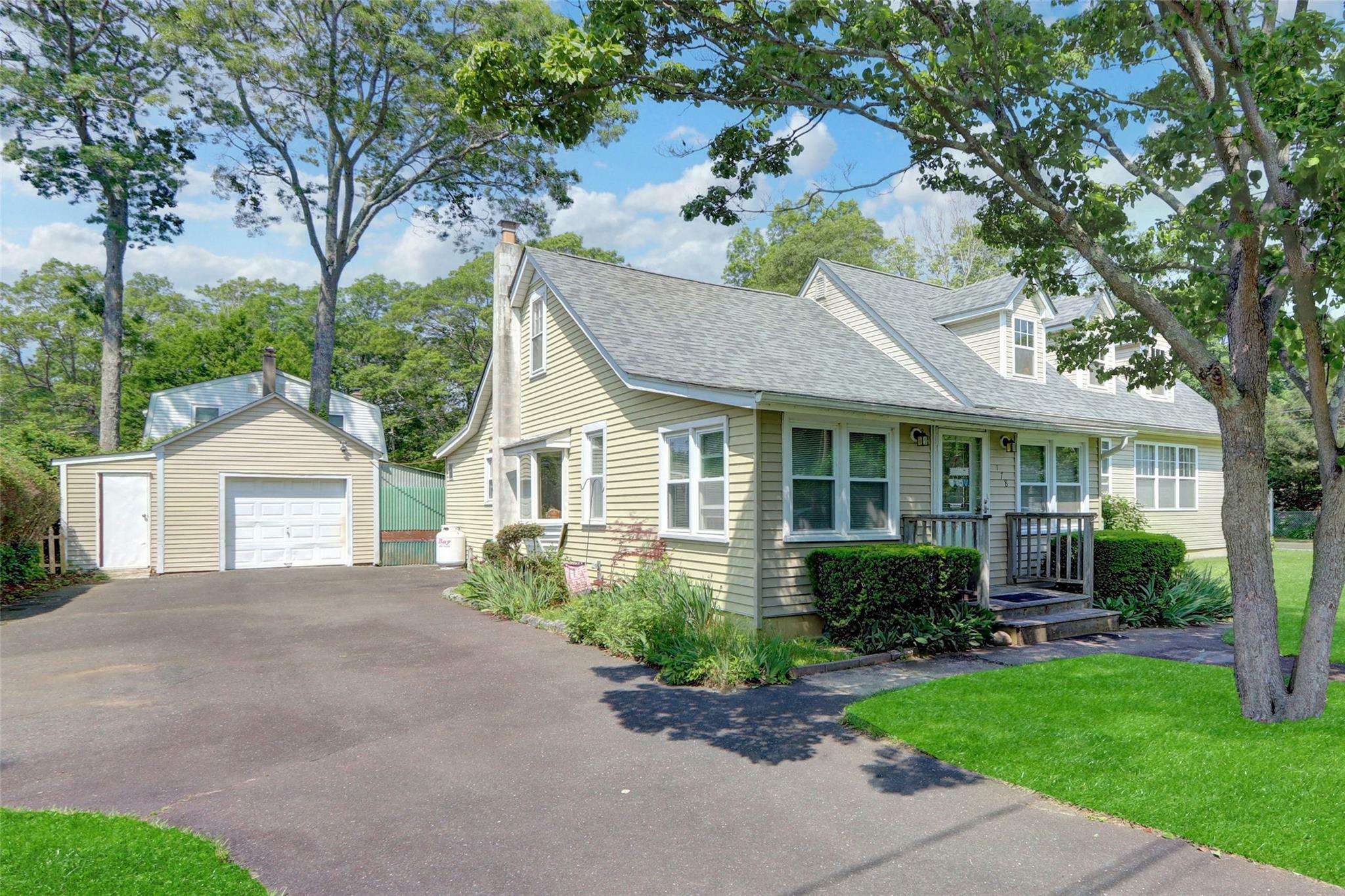 Property Photo: 178 Magnolia Drive NY 11951