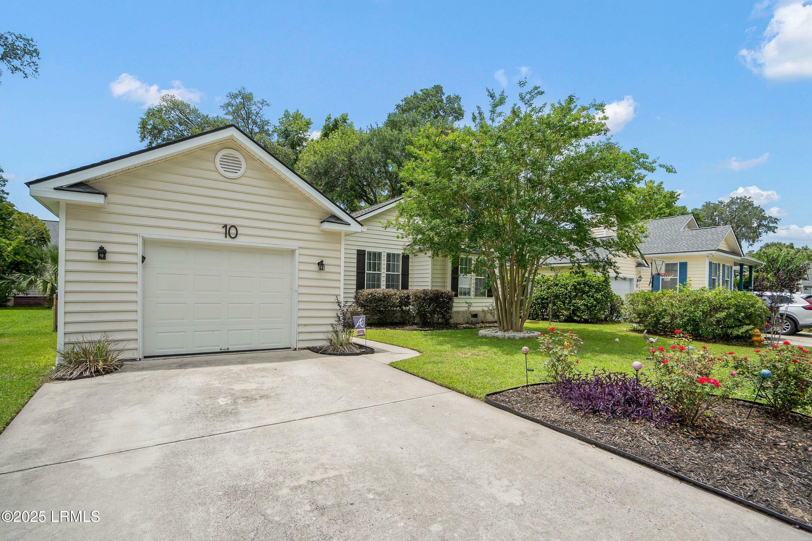 Property Photo: 10 Rockville Way SC 29902