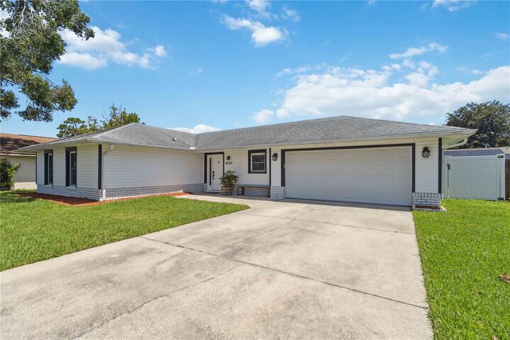 Property Photo:  8767 Grandee Drive  FL 32829 
