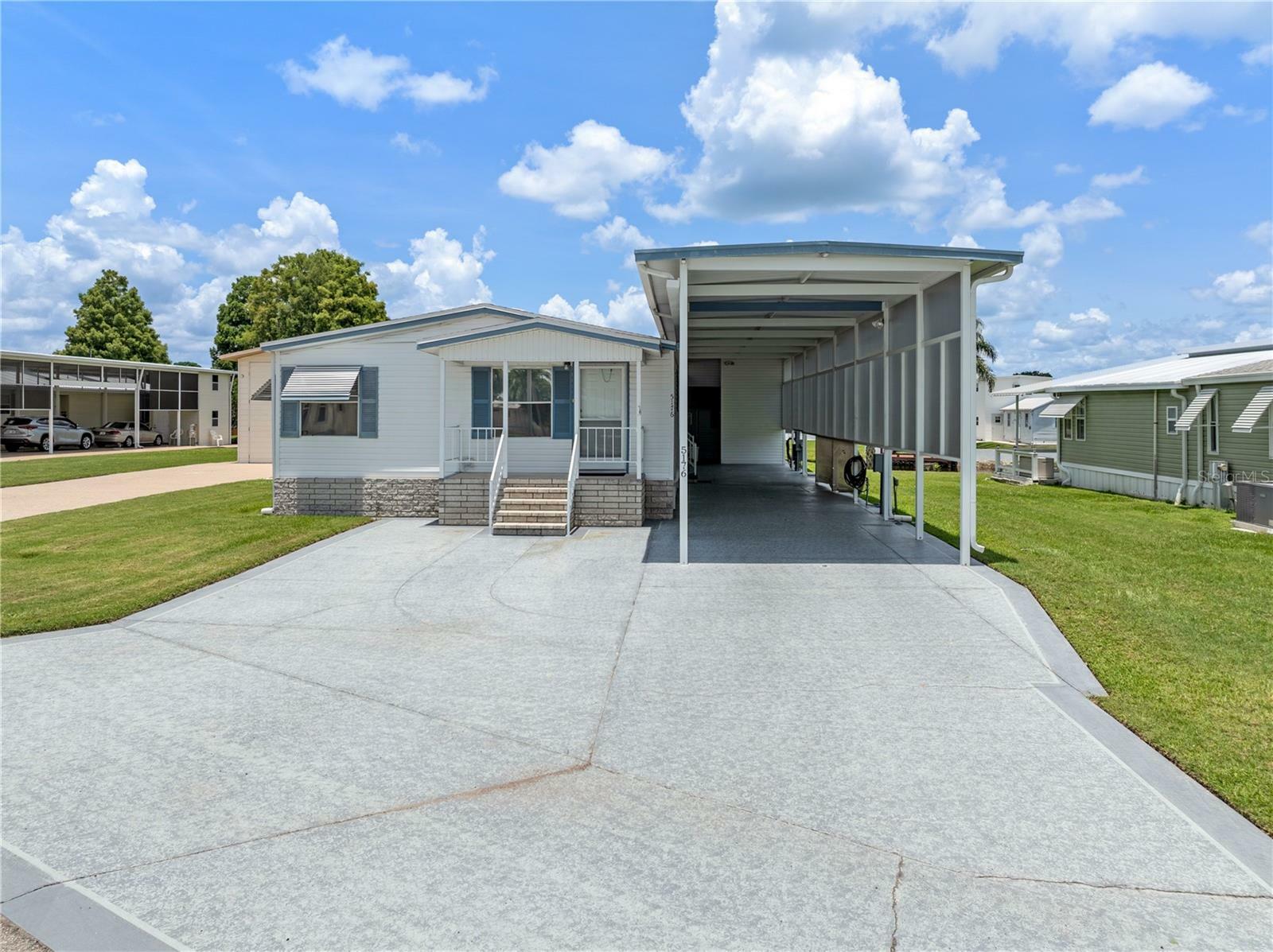 Property Photo: 5176 Shore Line Drive FL 33868