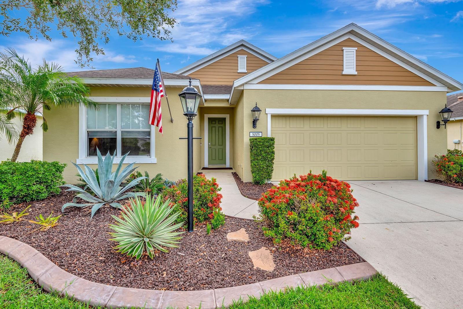 Property Photo: 5005 Torrey Pines Run FL 34211