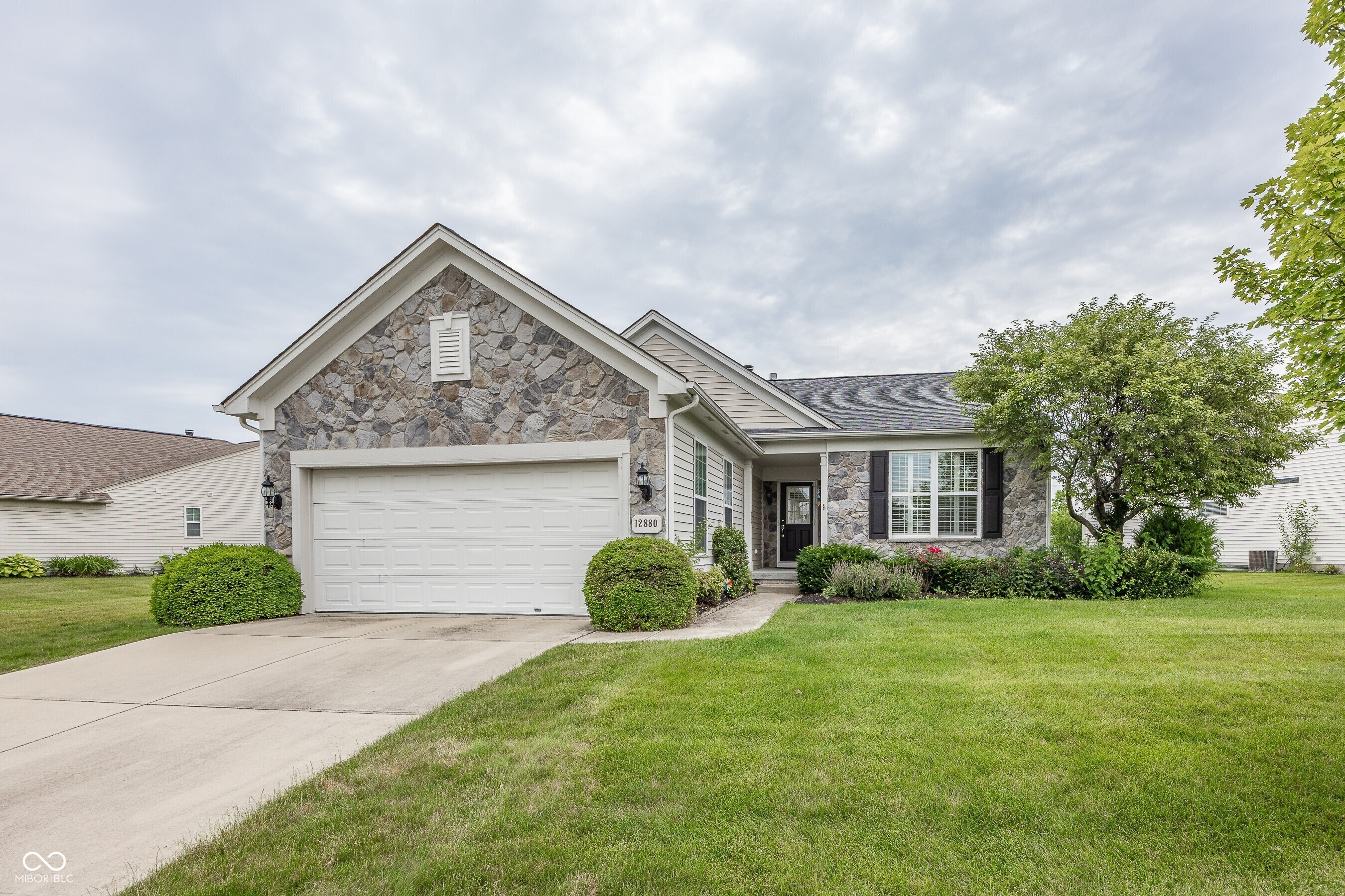 12880 Oxbridge Place  Fishers IN 46037 photo