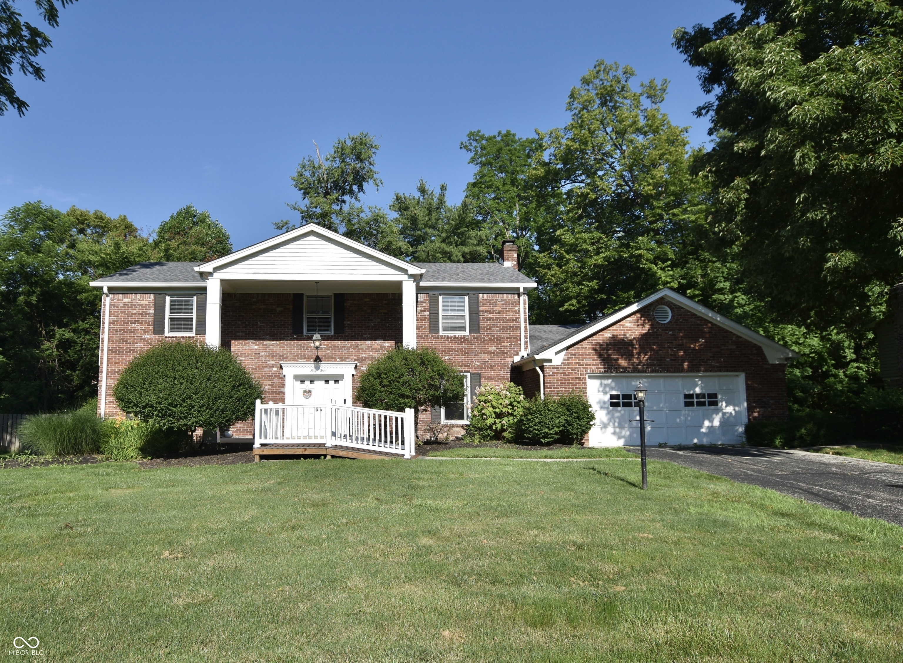 Property Photo: 44 Horseshoe Lane IN 46033