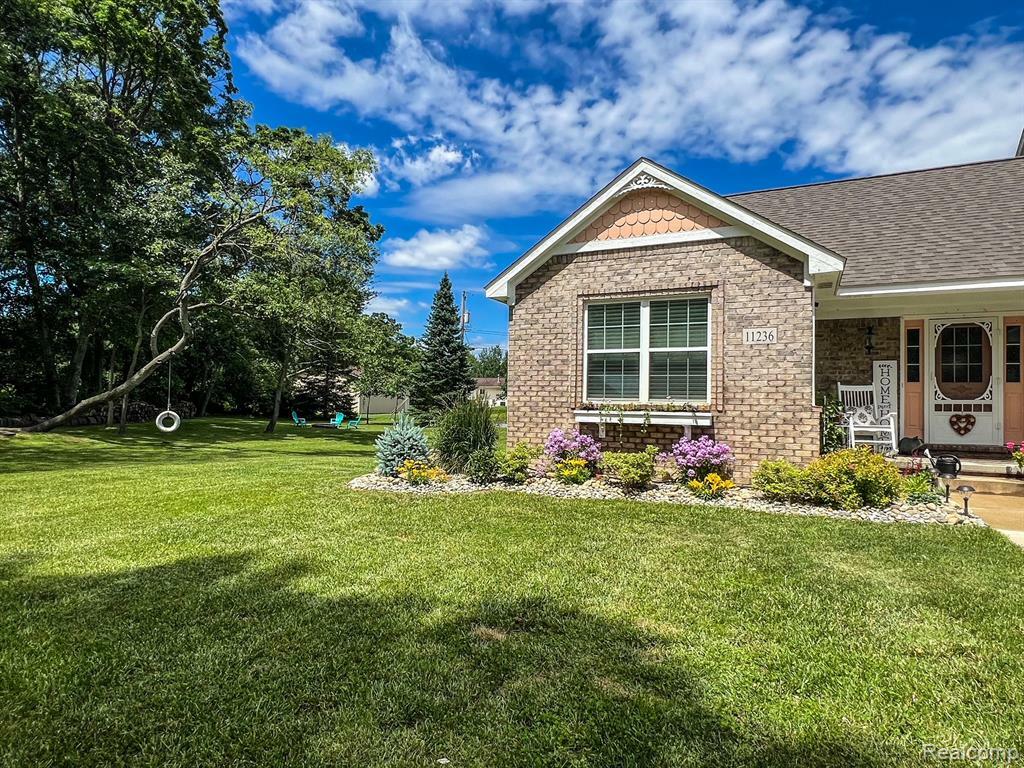 Property Photo:  11236 Chyna Run  MI 48350 2652 