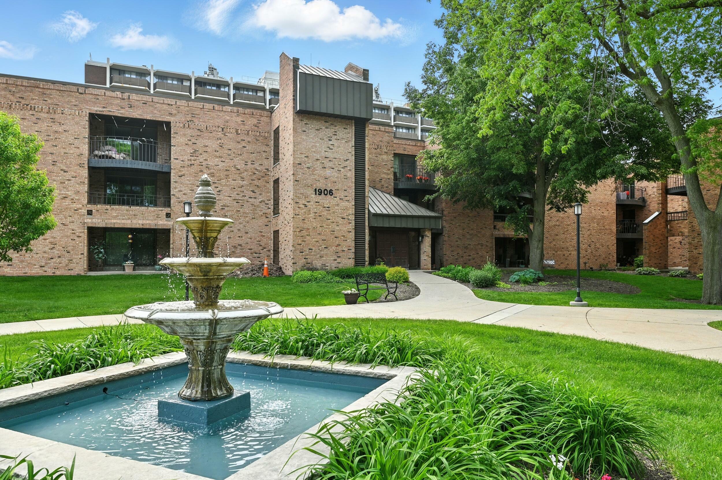 Property Photo: 1906 E Shorewood Blvd 360 WI 53211