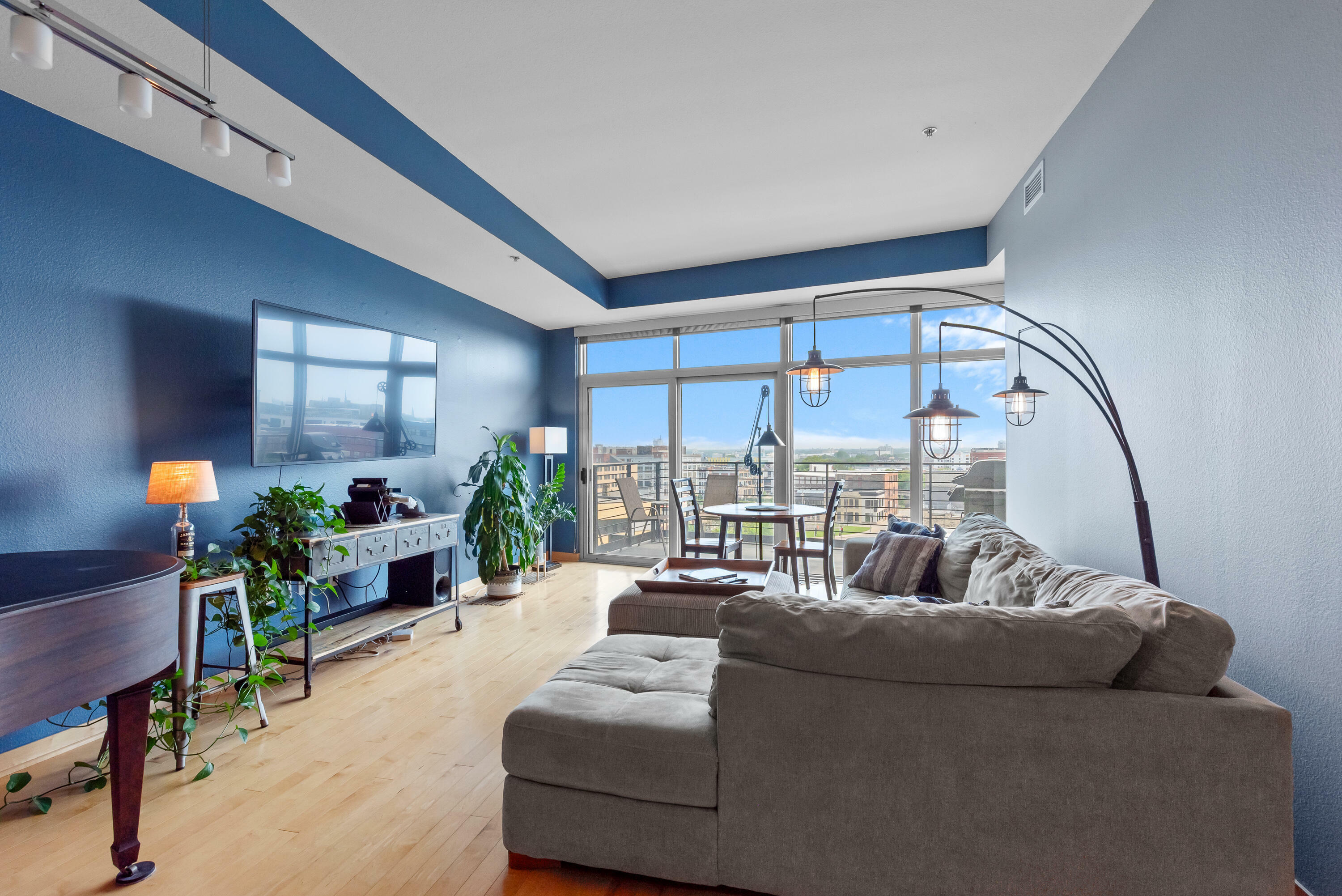 Property Photo: 106 W Seeboth St 702 WI 53204