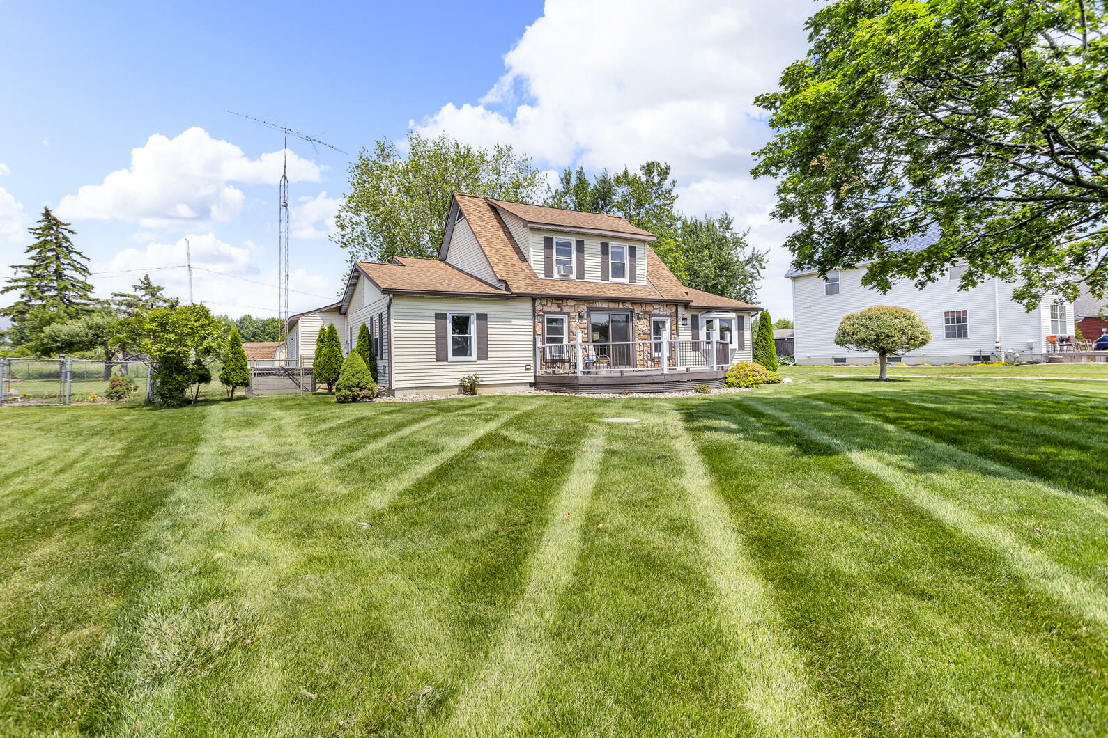 Property Photo: 8856 Kingsley Drive MI 49265