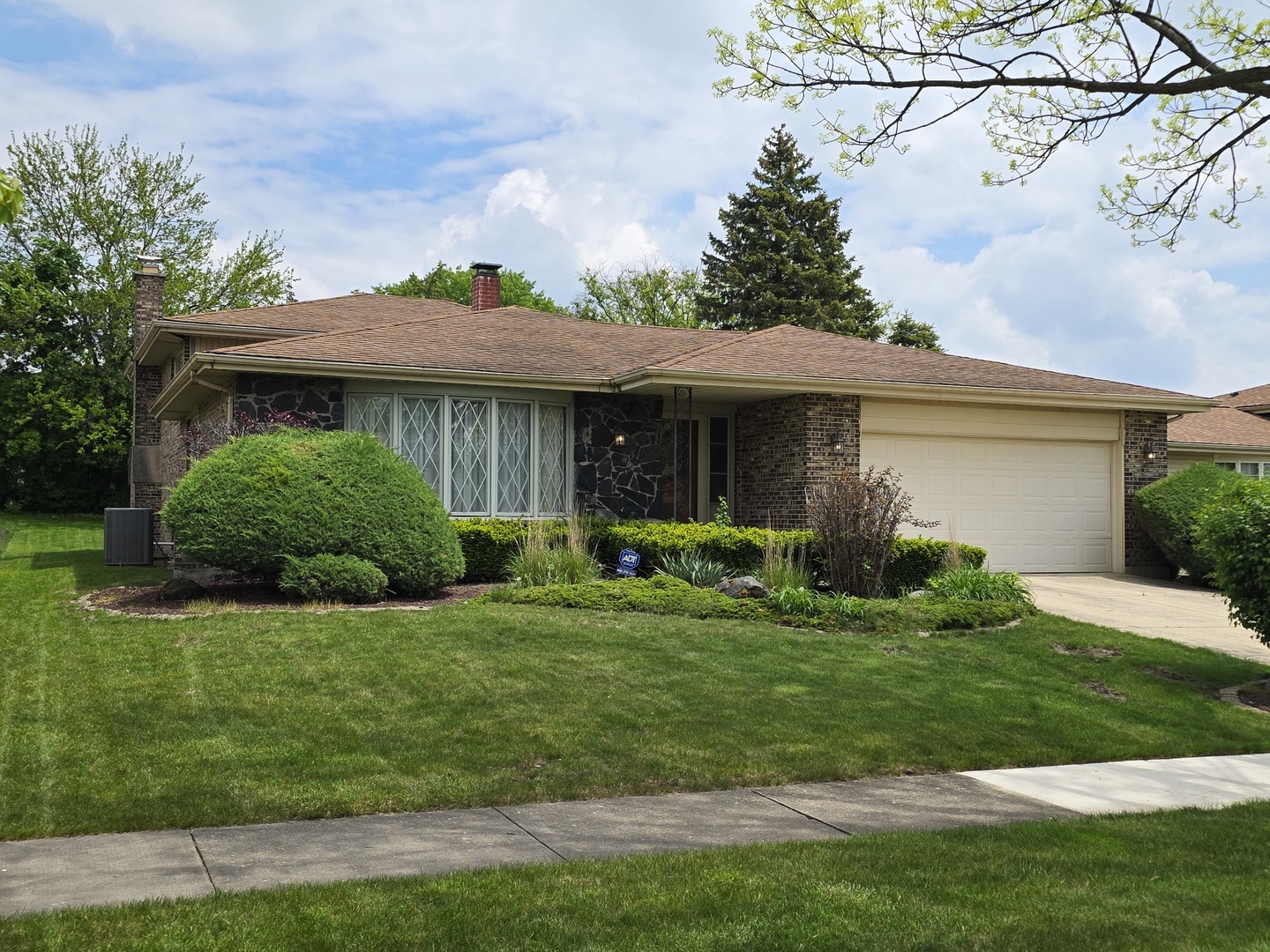 Property Photo: 7725 Sawyer Road IL 60561