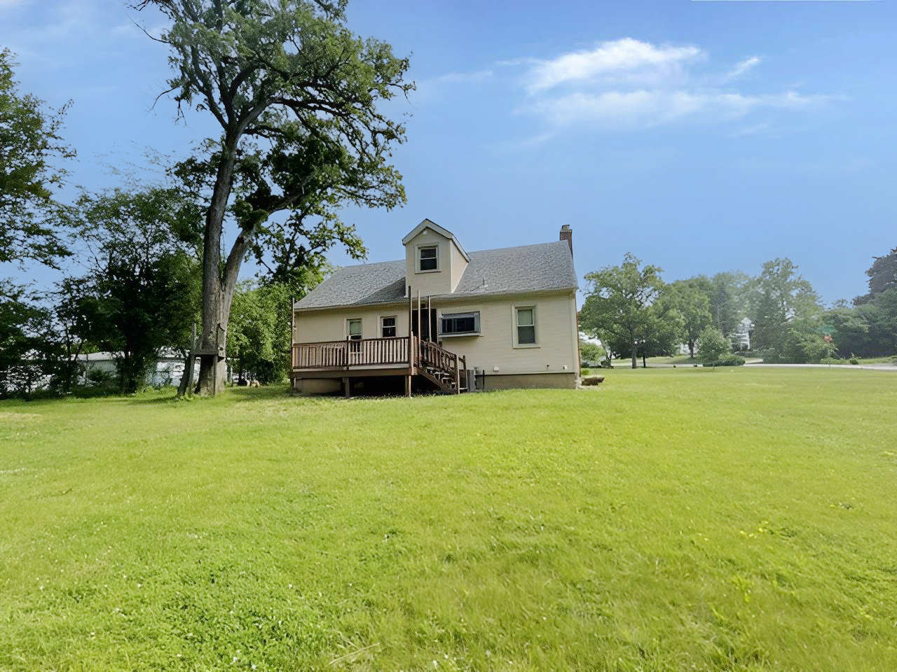Property Photo: 134 Hickory Road IL 60156
