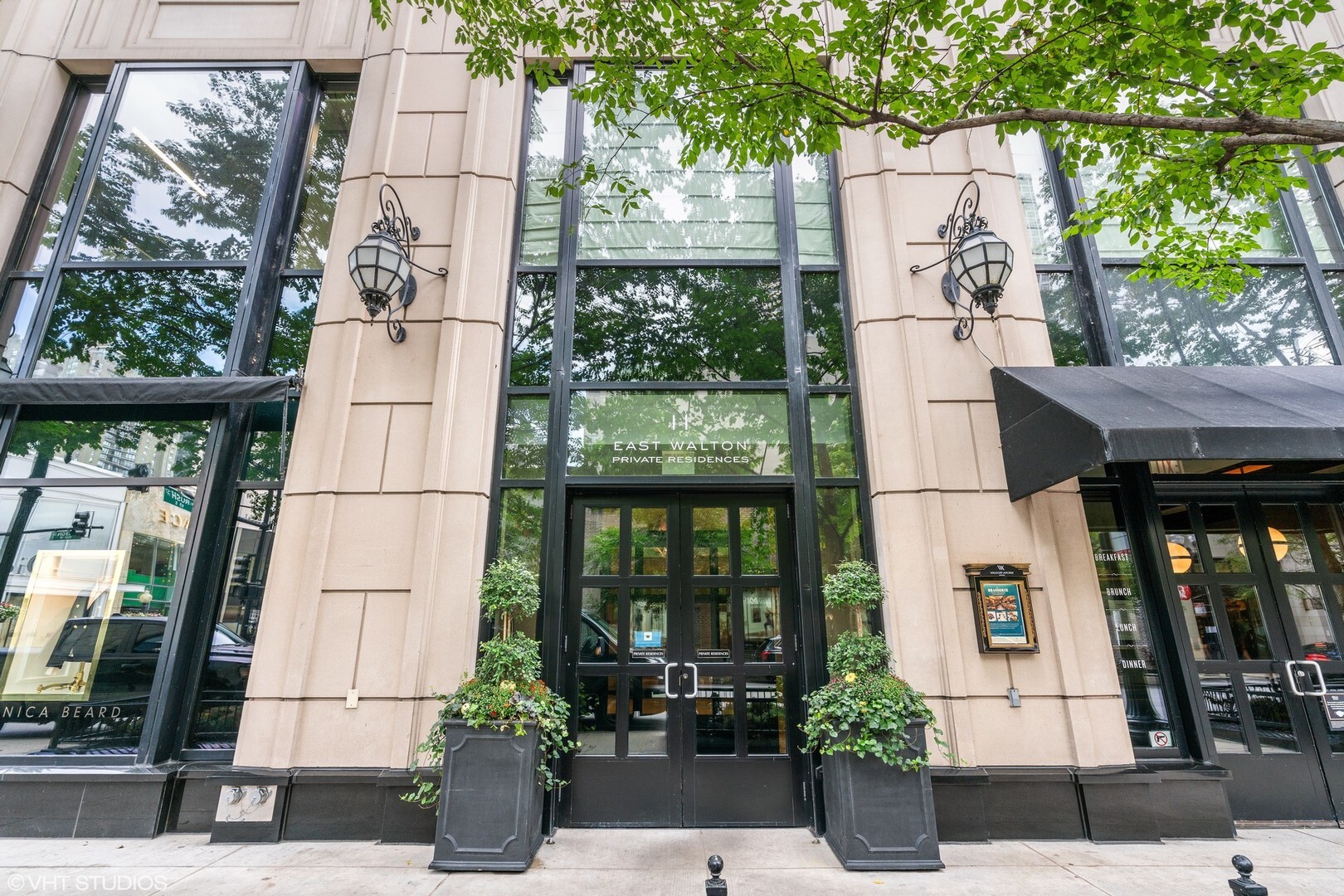 Property Photo: 11 E Walton Street 4902 IL 60611