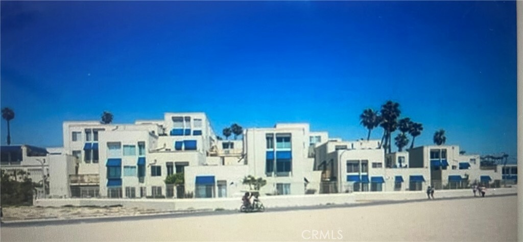 Property Photo: 711 Pacific Coast 109 CA 92648