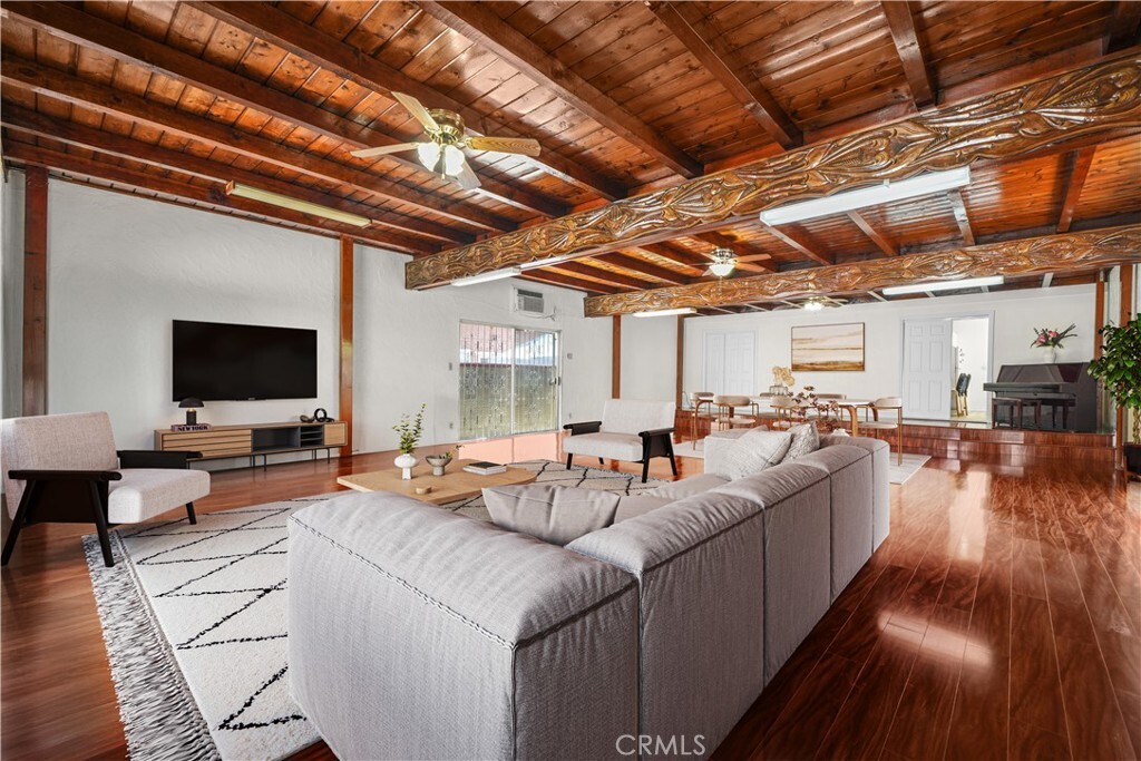 1067 N Wilton Place  Los Angeles CA 90038 photo