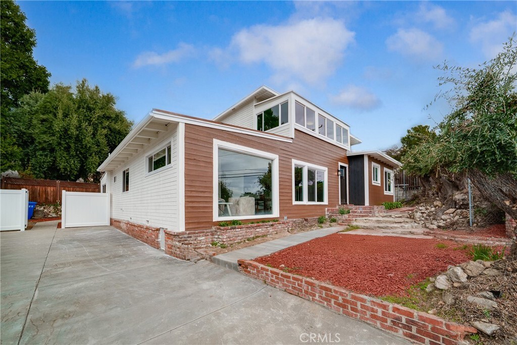 Property Photo:  2423 Rockdell Street  CA 91214 