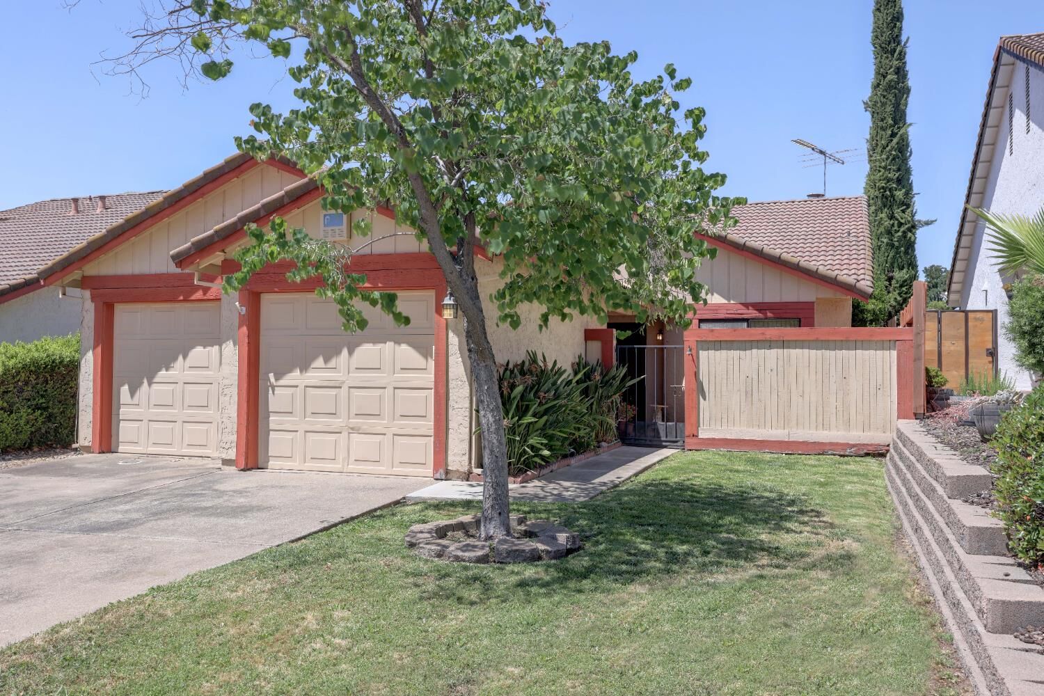 Property Photo: 8077 Forest Glen Way CA 95610