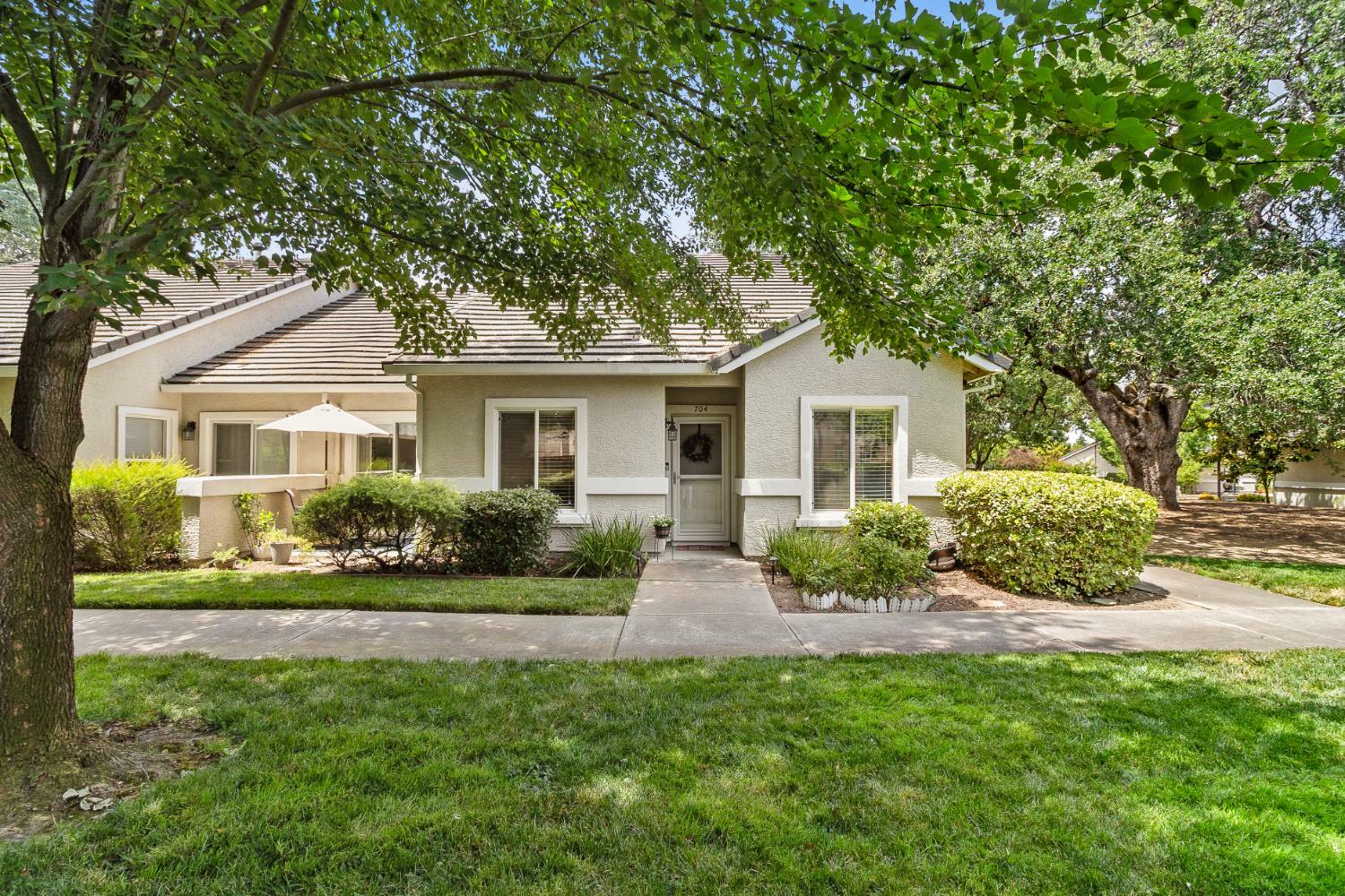 704 Shasta Oaks Circle  Roseville CA 95678 photo