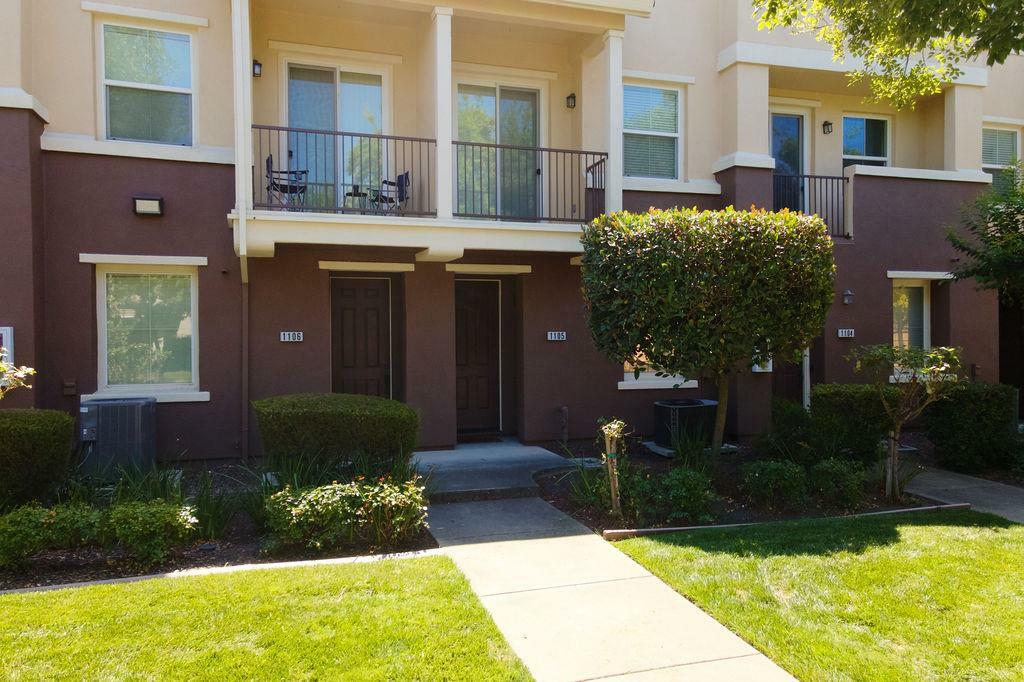 Property Photo: 50 Regency Park Circle 1105 CA 95835