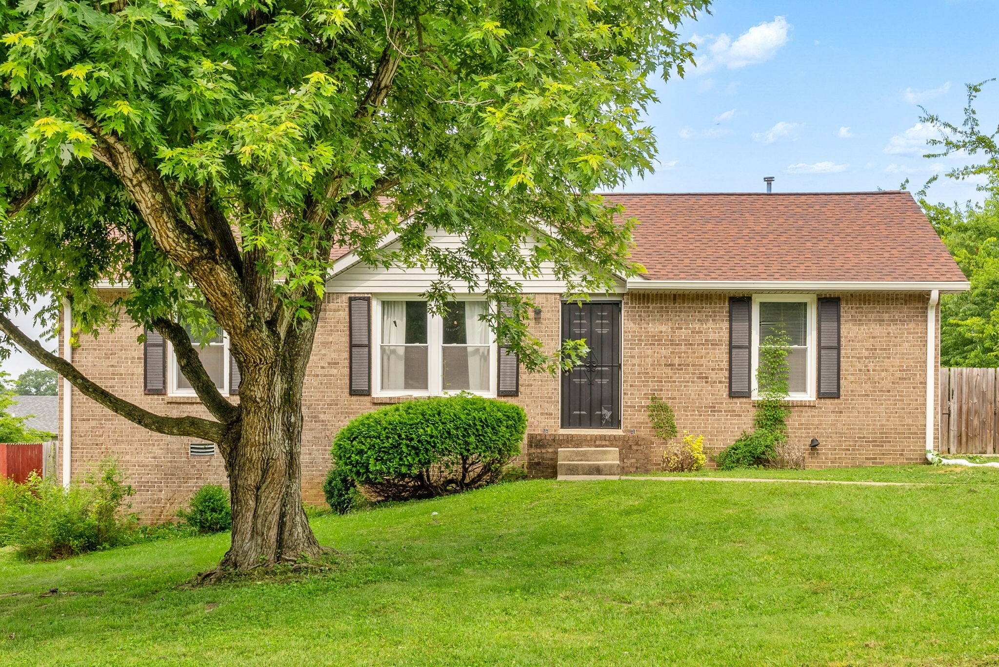 Property Photo: 1507 Sunshine Dr TN 37042