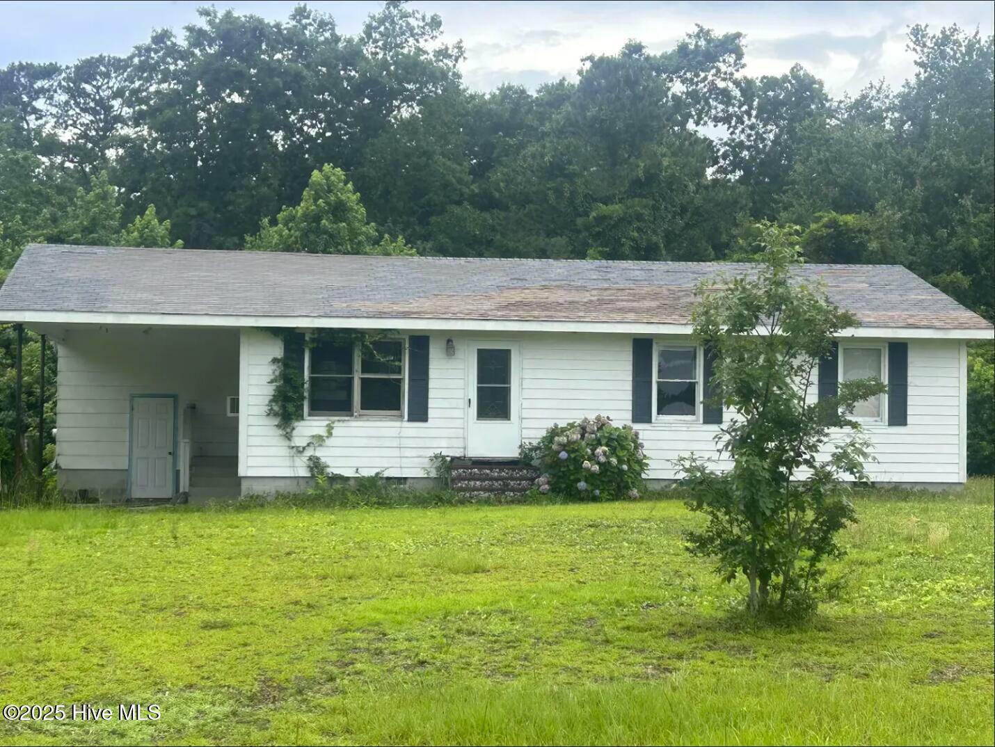 Property Photo:  306 Bond Lane  NC 28460 