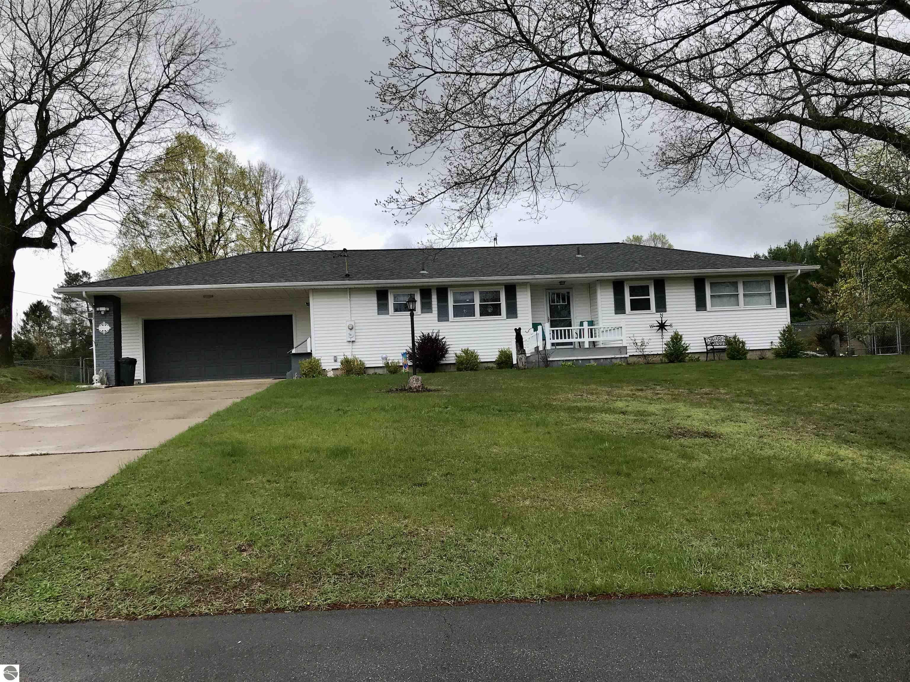 Property Photo: 10691 S Grant Avenue MI 48617